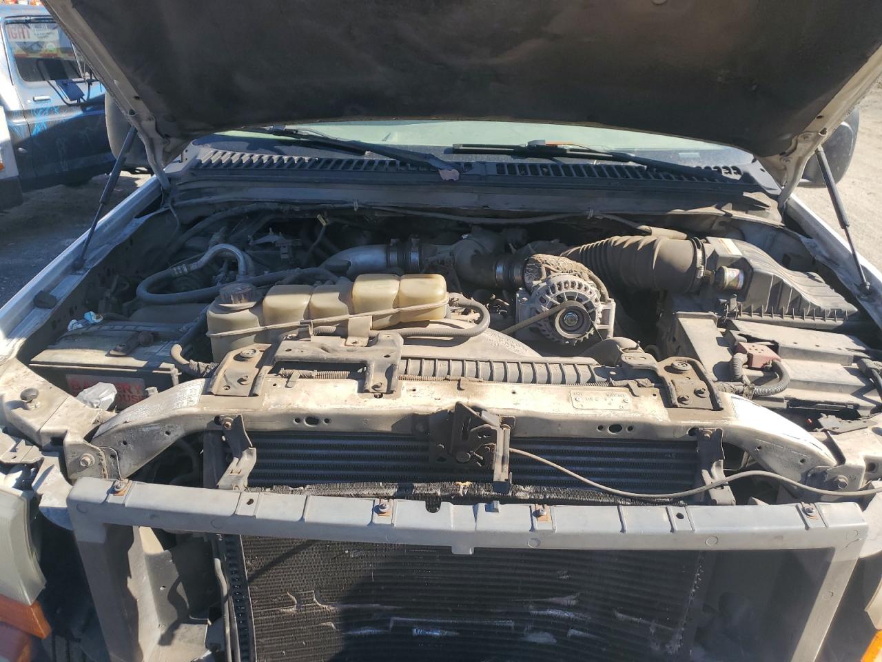 2000 Ford F450 VIN 3FDXF46F2YMA12607 Copart auction photo, front end damage thumbnail 11