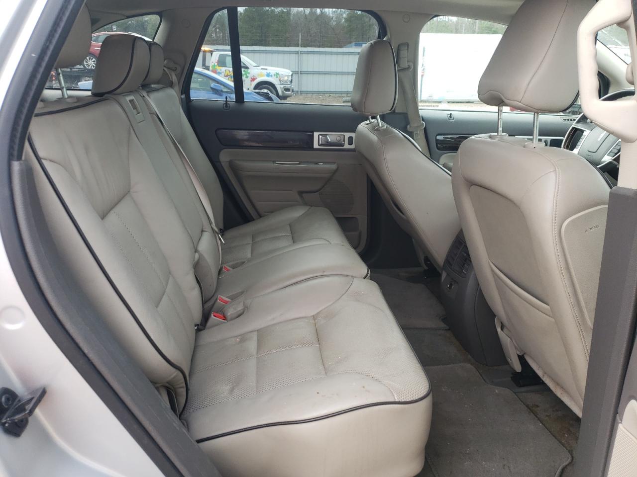 2010 Lincoln MKX VIN 2LMDJ8JC6ABJ16082 Copart auction photo, front end / side damage thumbnail 11