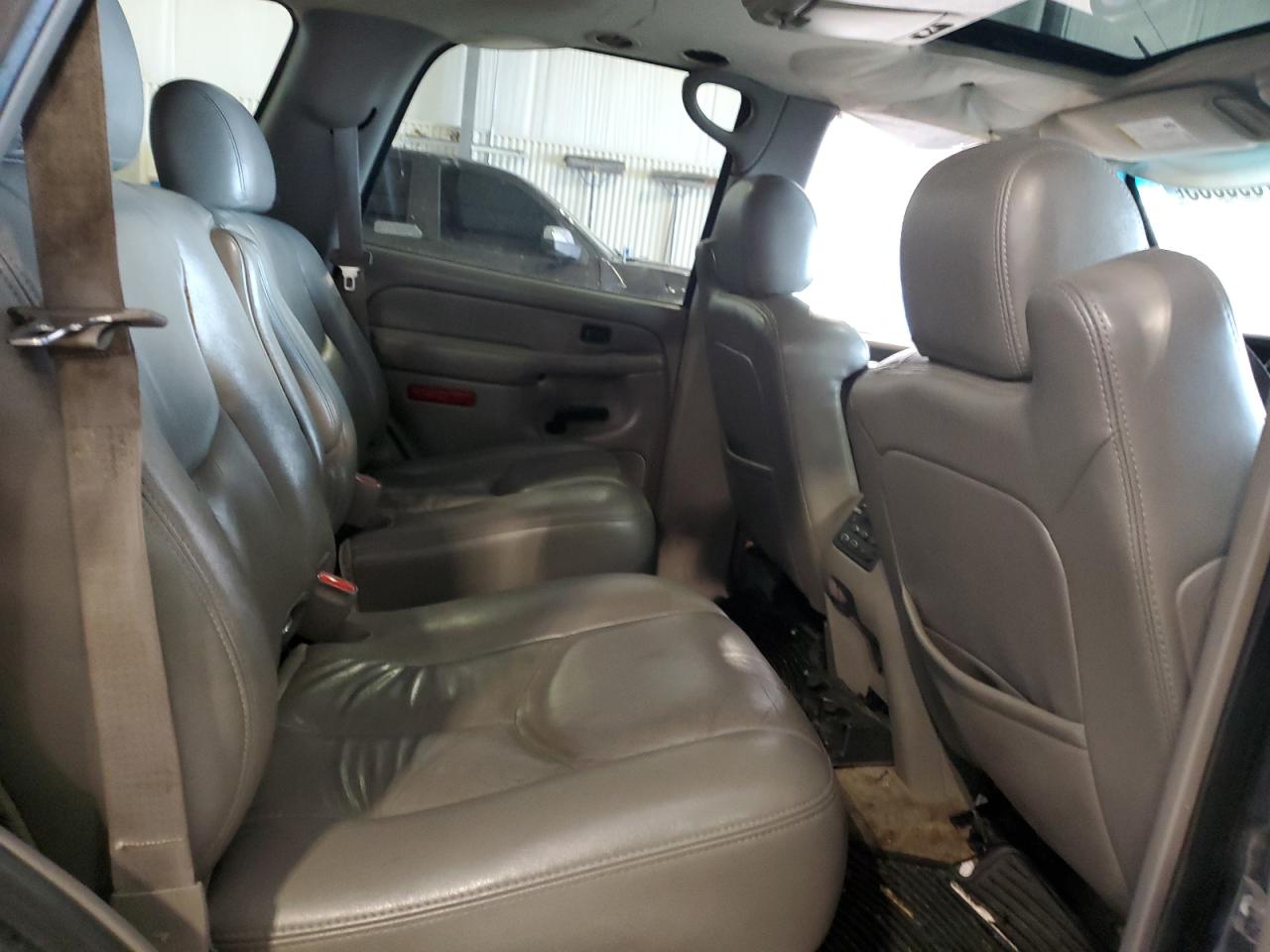 2005 GMC Yukon VIN 1GKEK13T35J138875 Copart auction photo, side damage thumbnail 11