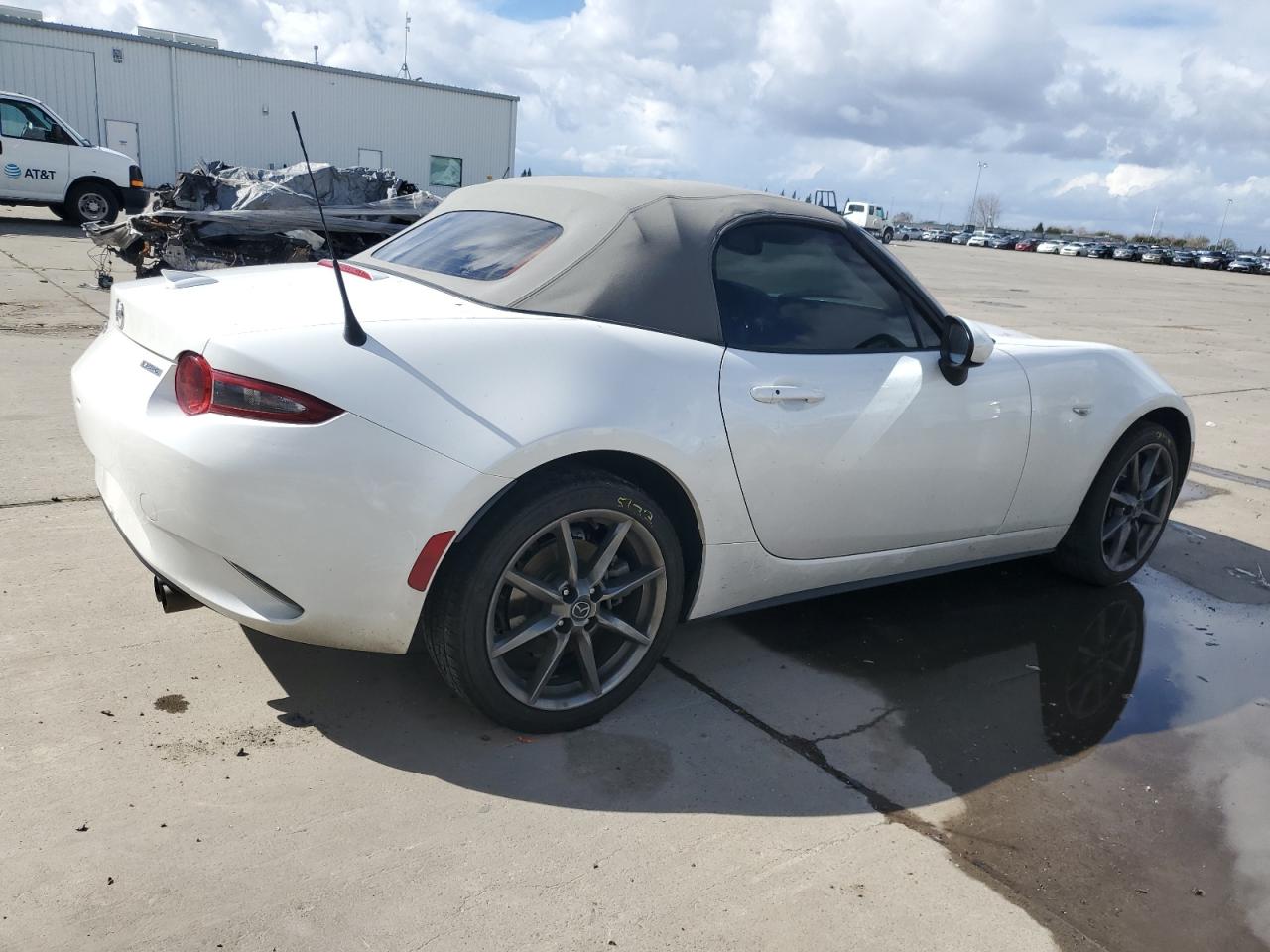 2020 Mazda MX-5 VIN JM1NDAD79L0416642 Copart auction photo, front end damage thumbnail 3