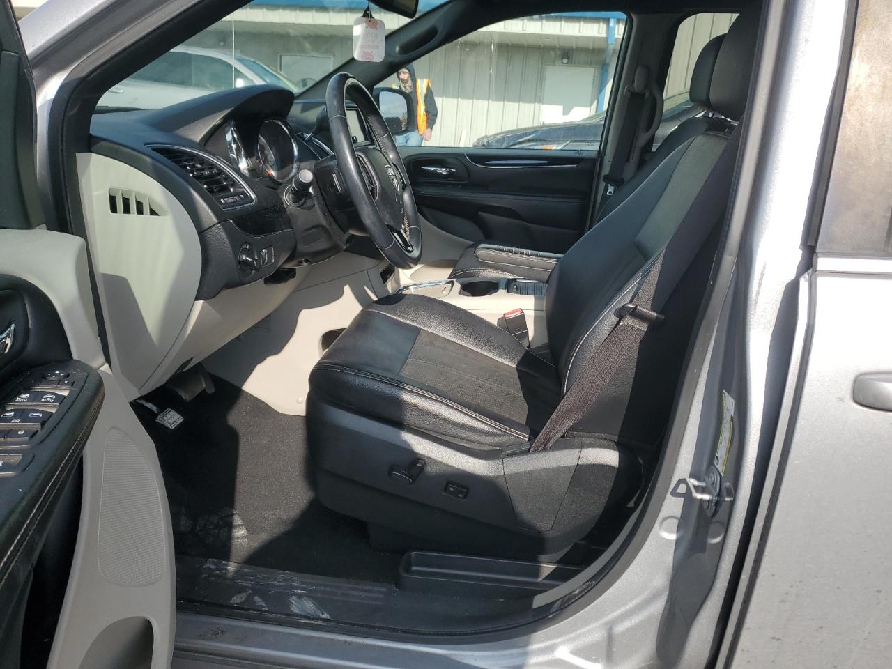 2019 Dodge Caravan VIN 2C4RDGCG3KR542540 Copart auction photo, front end damage thumbnail 7