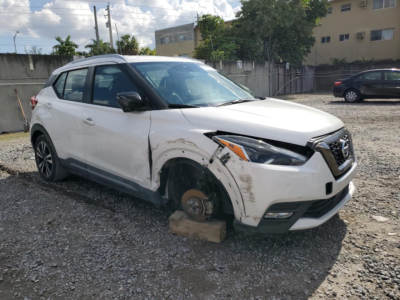 2020 Nissan Kicks VIN 3N1CP5DV2LL489815 Copart auction photo, front end / side damage thumbnail 4