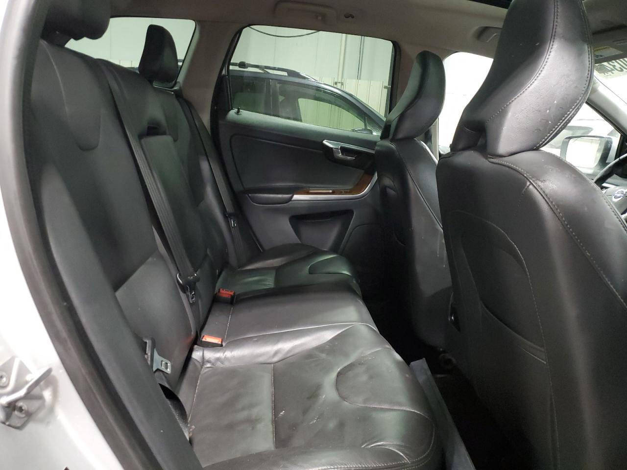 2017 Volvo XC60 VIN YV440MRU4H2132769 Copart auction photo, rear end / front end damage thumbnail 11