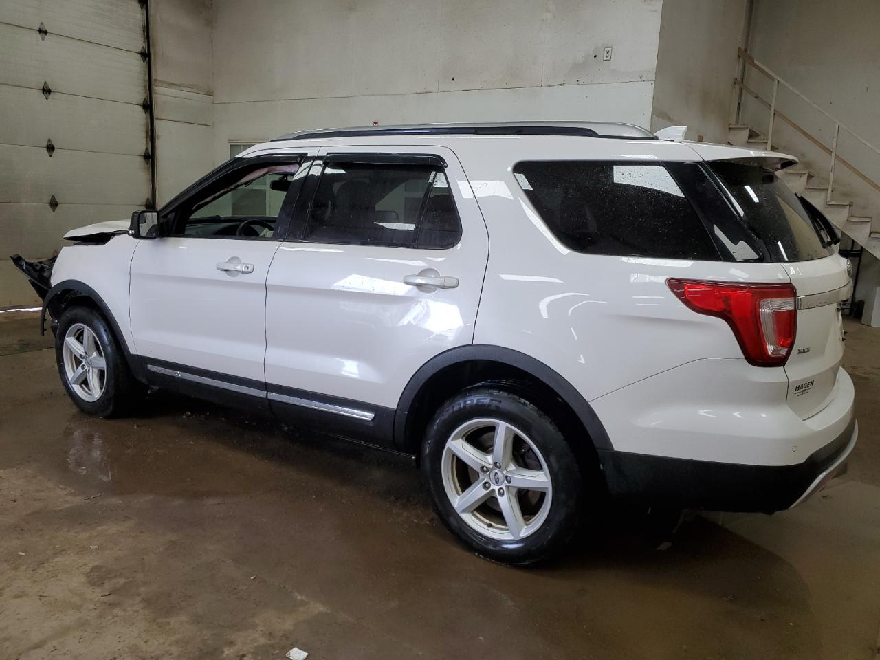 2016 Ford Explorer VIN 1FM5K8D83GGA99585 Copart auction photo, front end / side damage thumbnail 2