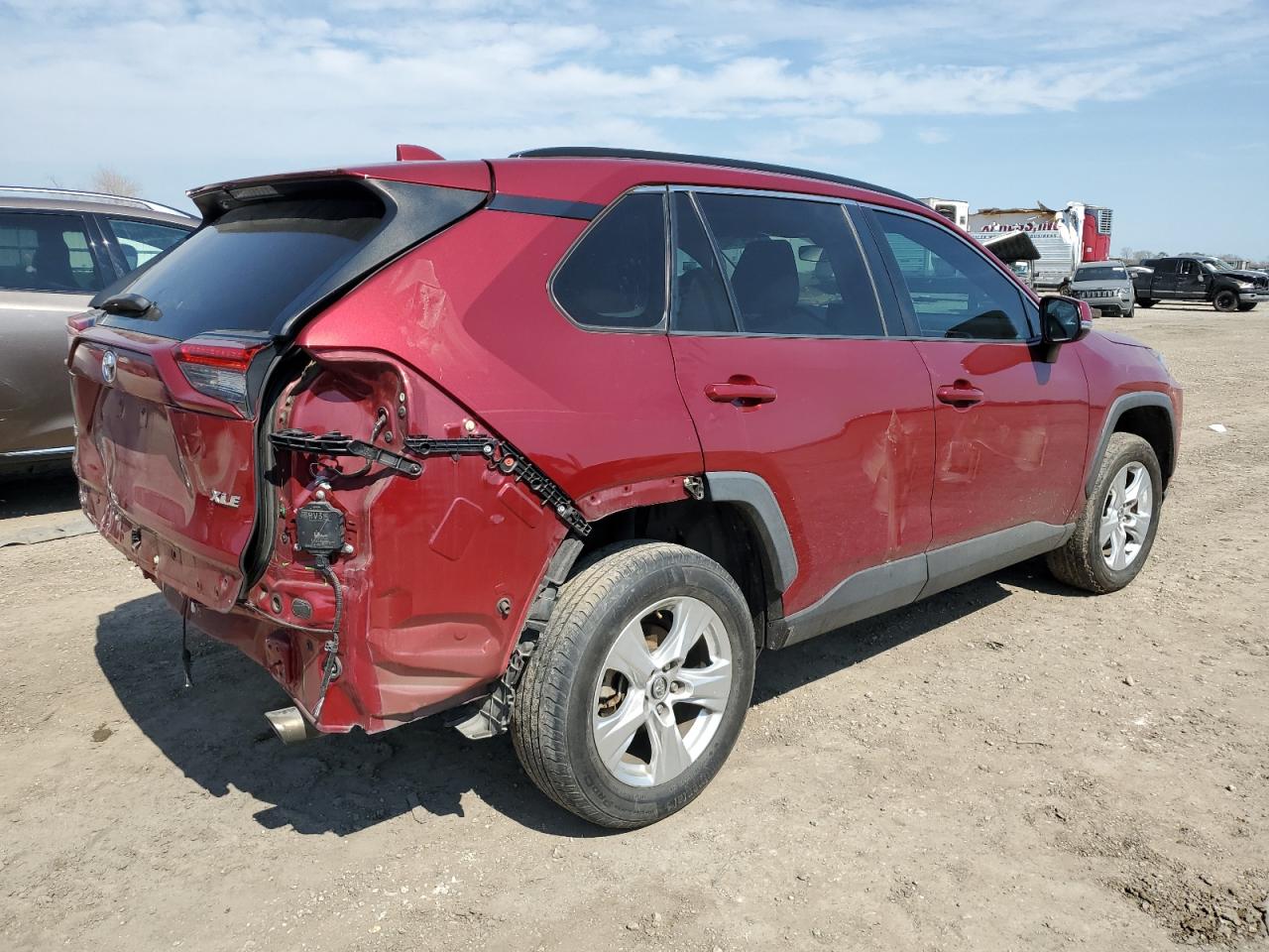 2020 Toyota RAV 4 VIN 2T3W1RFV7LW092478 Copart auction photo, rear end / side damage thumbnail 3