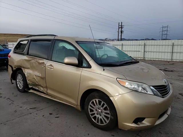 2011 Toyota Sienna VIN 5TDKK3DC9BS035967 Copart auction photo, side / rear end damage thumbnail 11