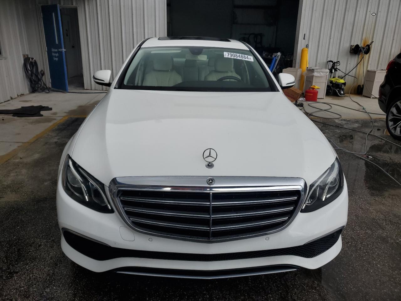 2017 Mercedes-Benz E-klasse VIN WDDZF4JB1HA285994 Copart auction photo, water/flood damage thumbnail 5