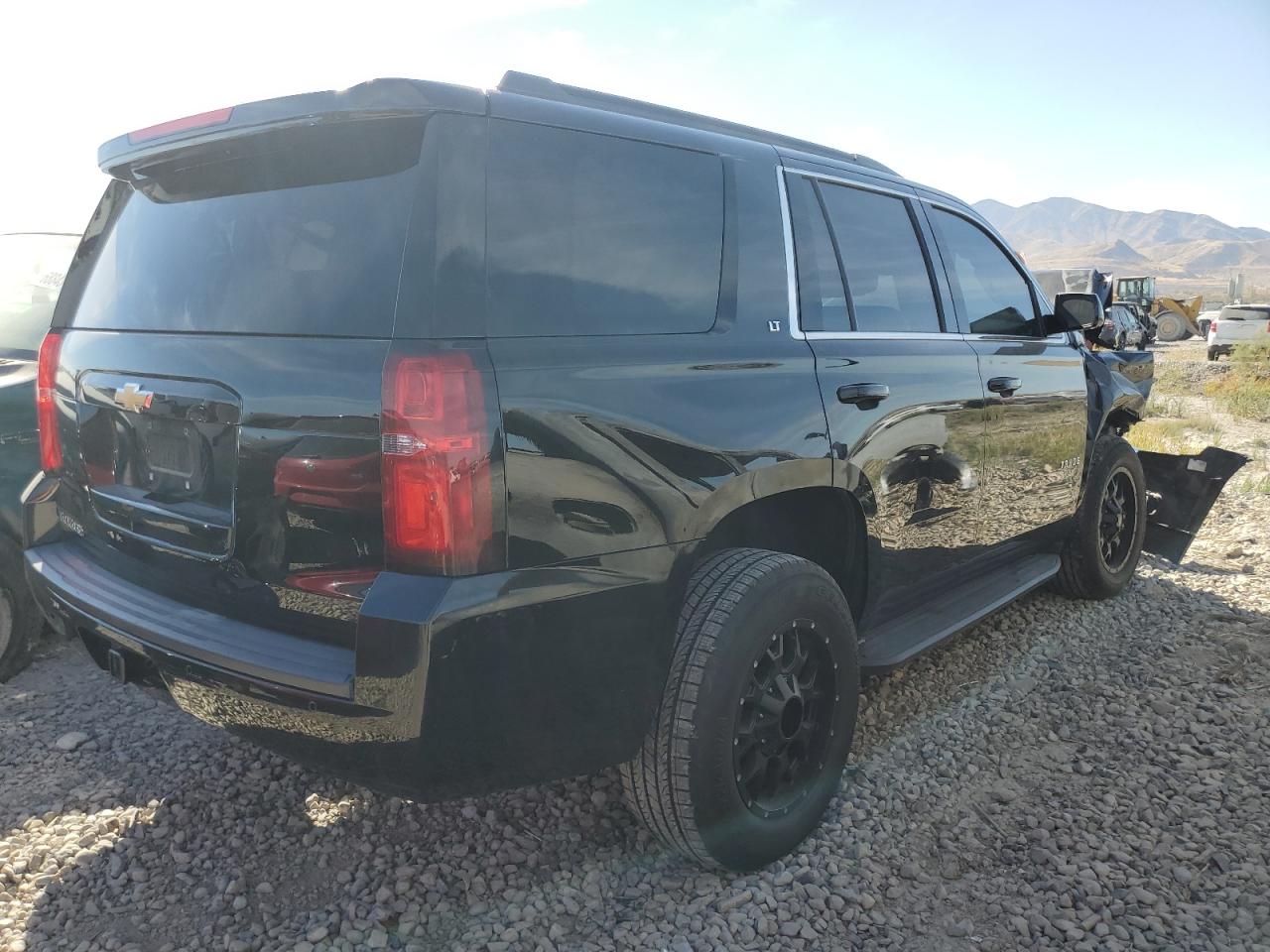2019 Chevrolet Tahoe VIN 1GNSKBKC1KR113192 Copart auction photo, front end damage thumbnail 3