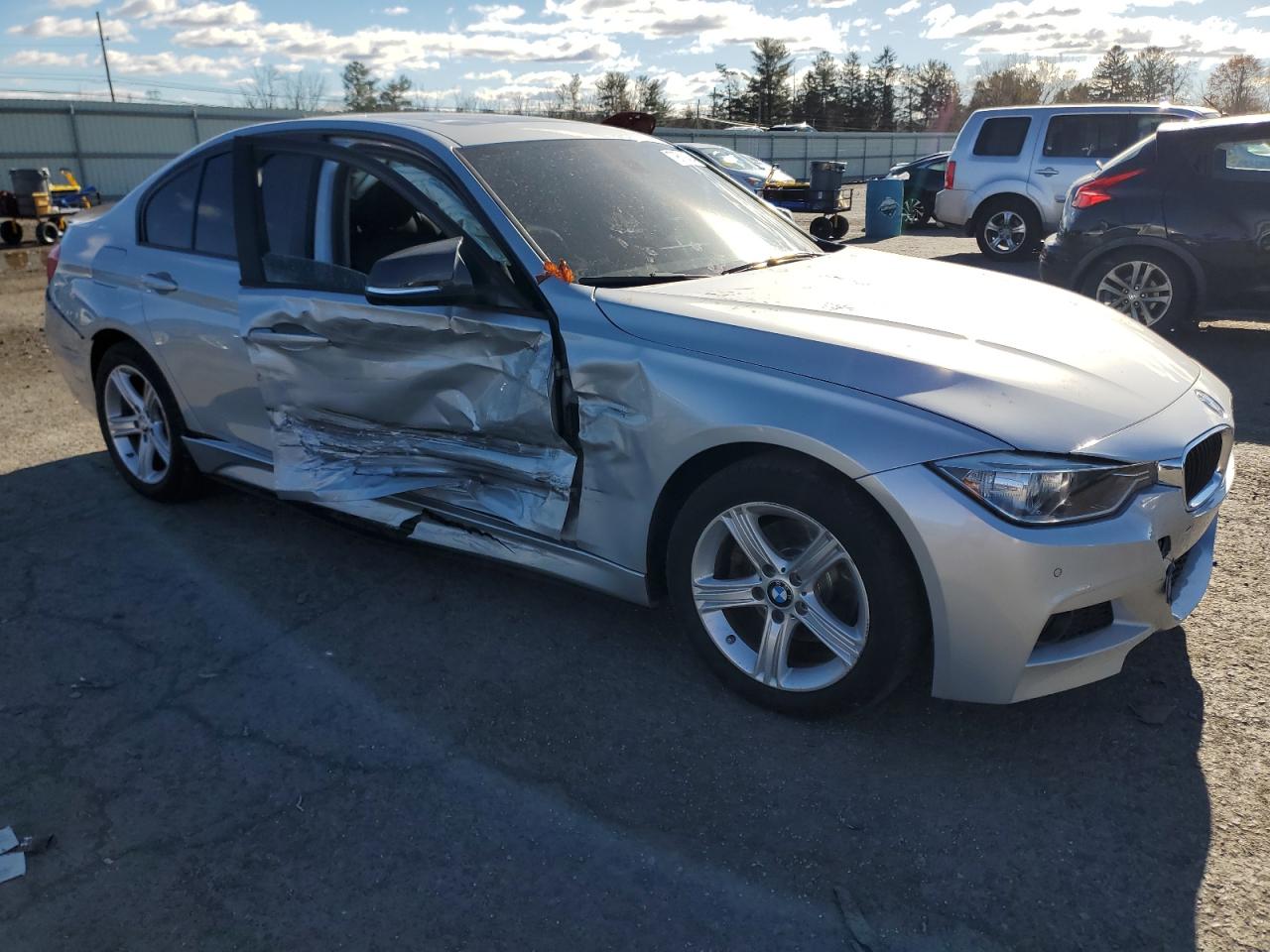 2015 BMW 3er VIN WBA3A5C58FF611010 Copart auction photo, side / rear end damage thumbnail 4