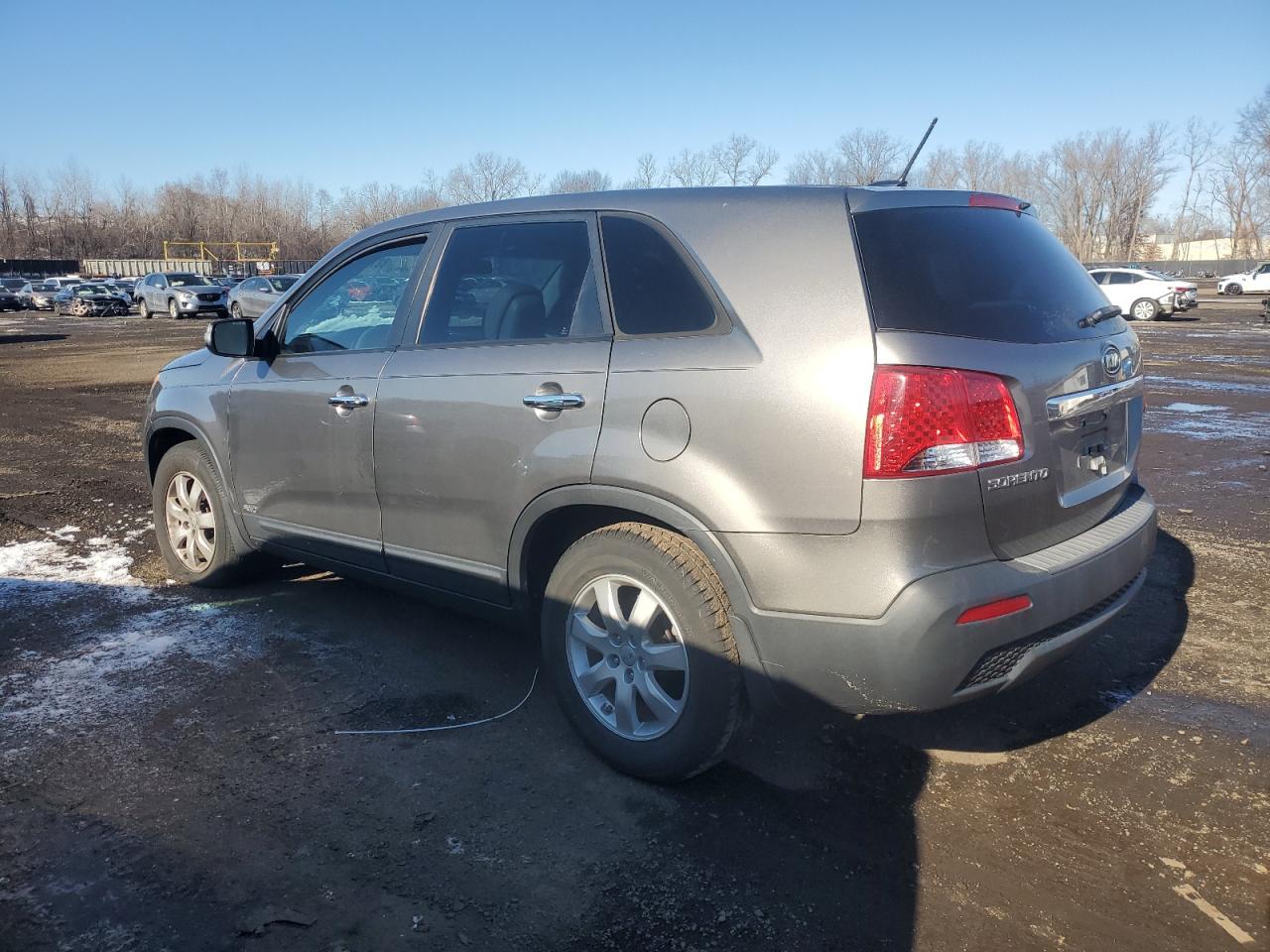 2012 KIA Sorento VIN 5XYKTDA6XCG266439 Copart auction photo, minor dent/scratches damage thumbnail 2