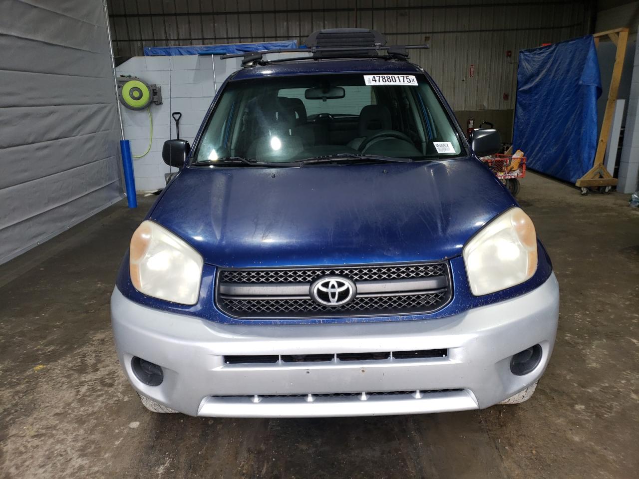 2005 Toyota RAV 4 VIN JTEHD20V556035972 Copart auction photo, minor dent/scratches / front end damage thumbnail 5