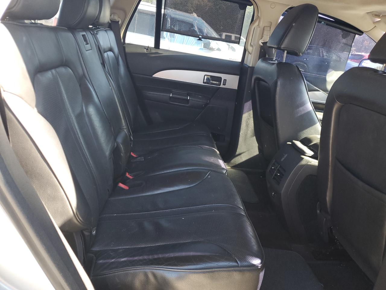 2011 Lincoln MKX VIN 2LMDJ8JK5BBJ13313 Copart auction photo, front end / minor dent/scratches damage thumbnail 11