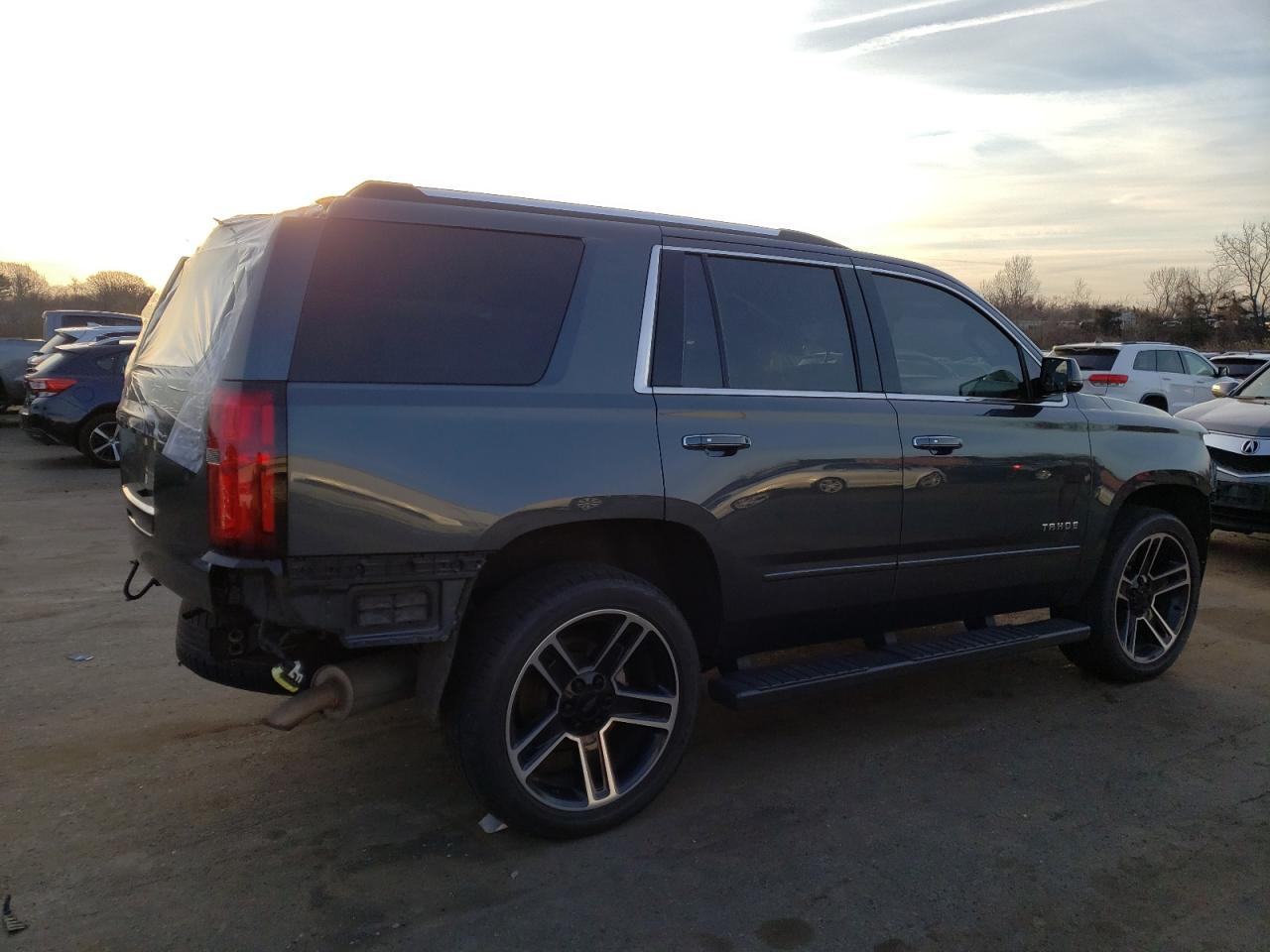 2019 Chevrolet Tahoe VIN 1GNSKCKC5KR273730 Copart auction photo, front end / rear end damage thumbnail 3