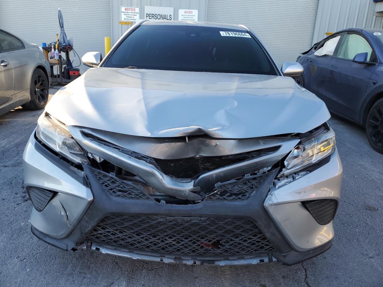 2018 Toyota Camry VIN 4T1B11HK3JU127686 Copart auction photo, front end damage thumbnail 5