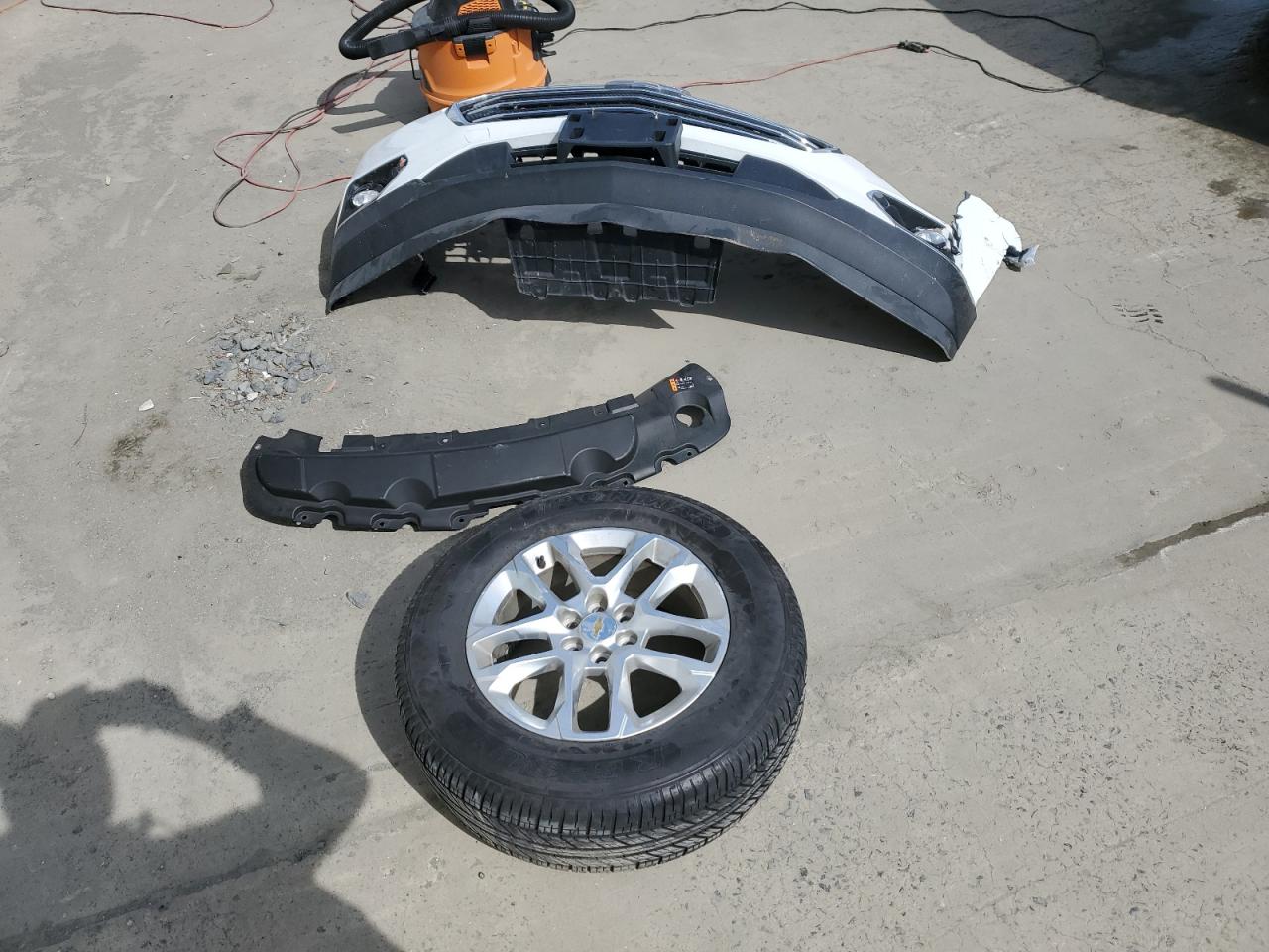 2019 Chevrolet Traverse VIN 1GNEVGKW7KJ288976 Copart auction photo, front end / side damage thumbnail 13