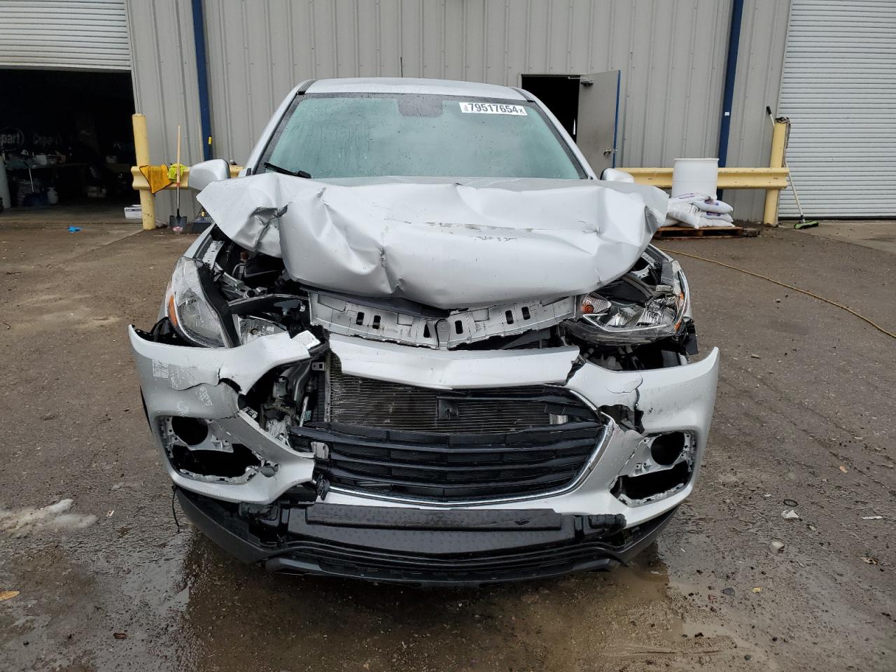 2018 Chevrolet Trax VIN 3GNCJKSB9JL384098 Copart auction photo, front end / side damage thumbnail 5