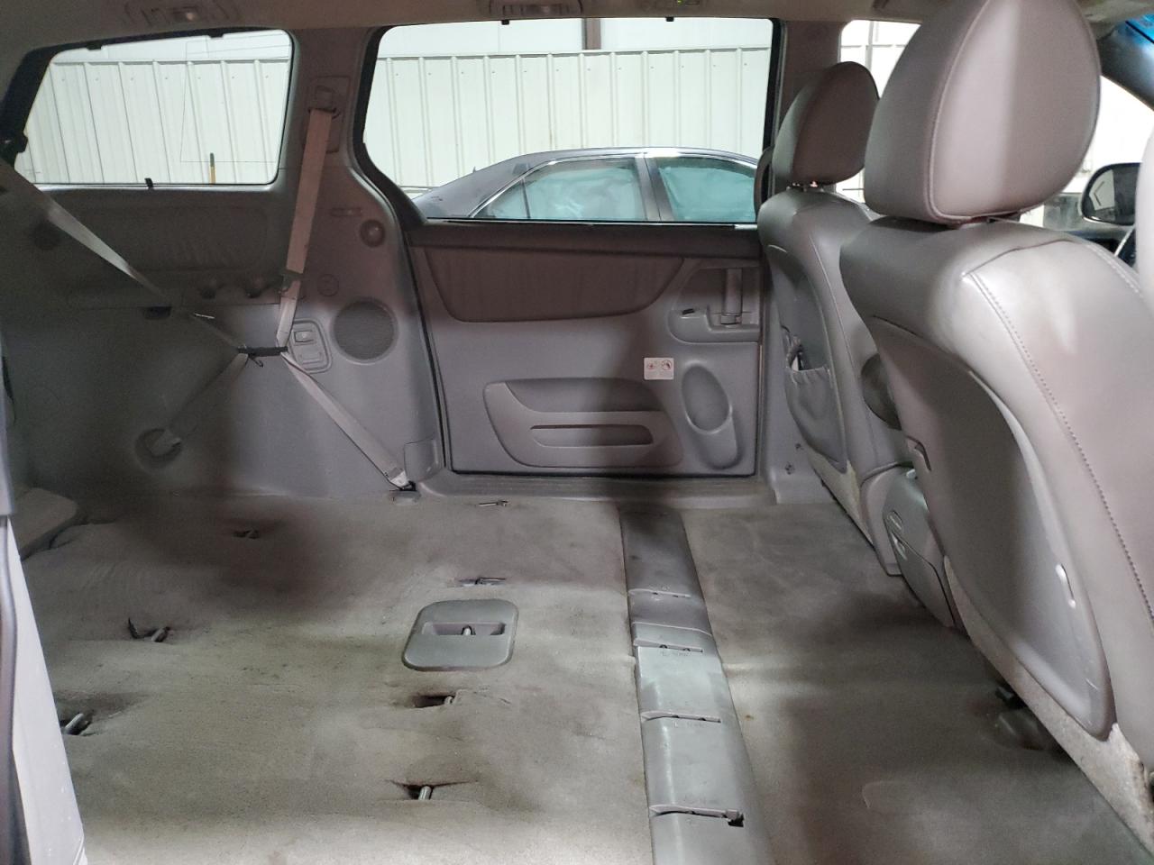 2010 Toyota Sienna VIN 5TDYK4CC9AS327411 Copart auction photo, minor dent/scratches damage thumbnail 11