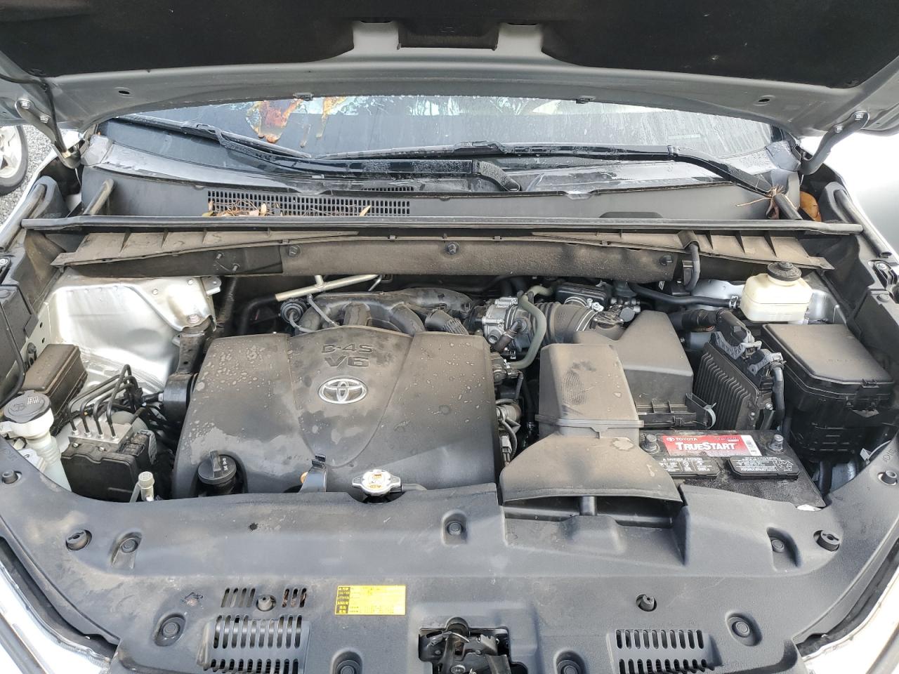 2018 Toyota Highlander VIN 5TDZZRFH5JS258138 Copart auction photo, burn - interior / side damage thumbnail 12