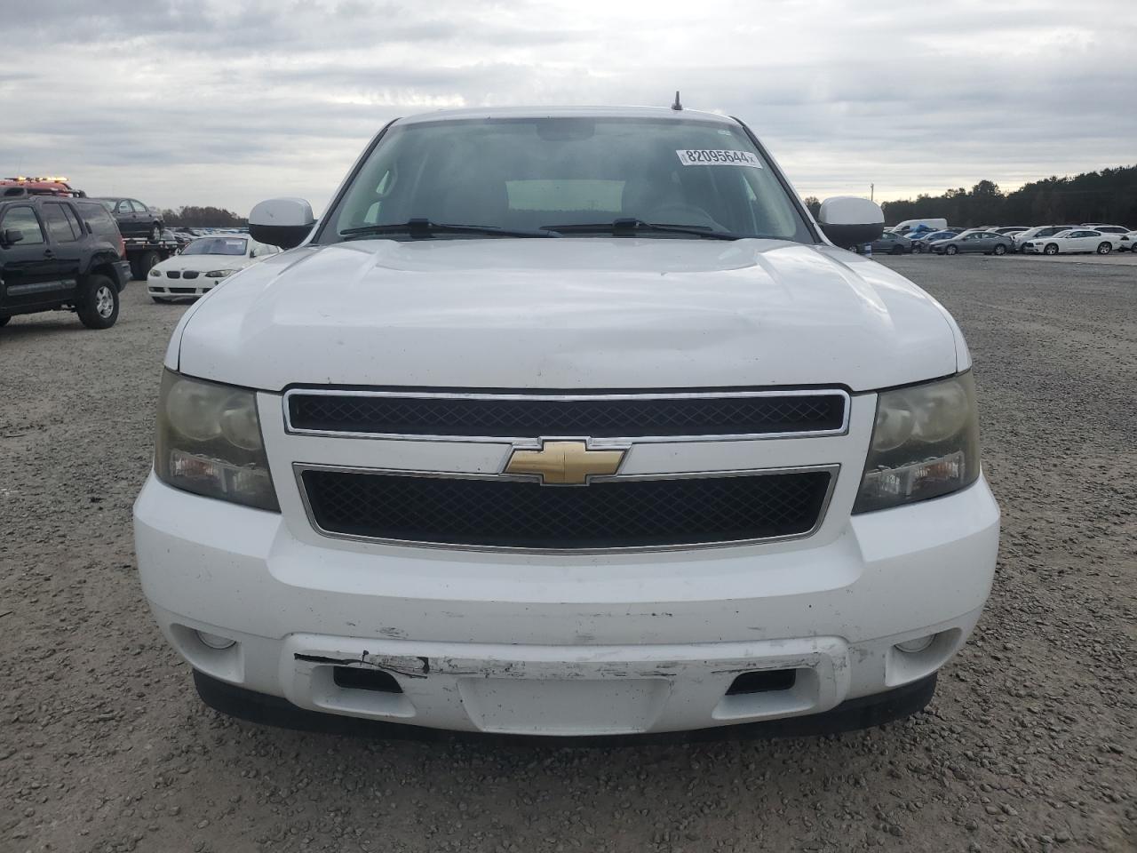 2011 Chevrolet Suburban VIN 1GNSCHE07BR361805 Copart auction photo, front end / rear end damage thumbnail 5