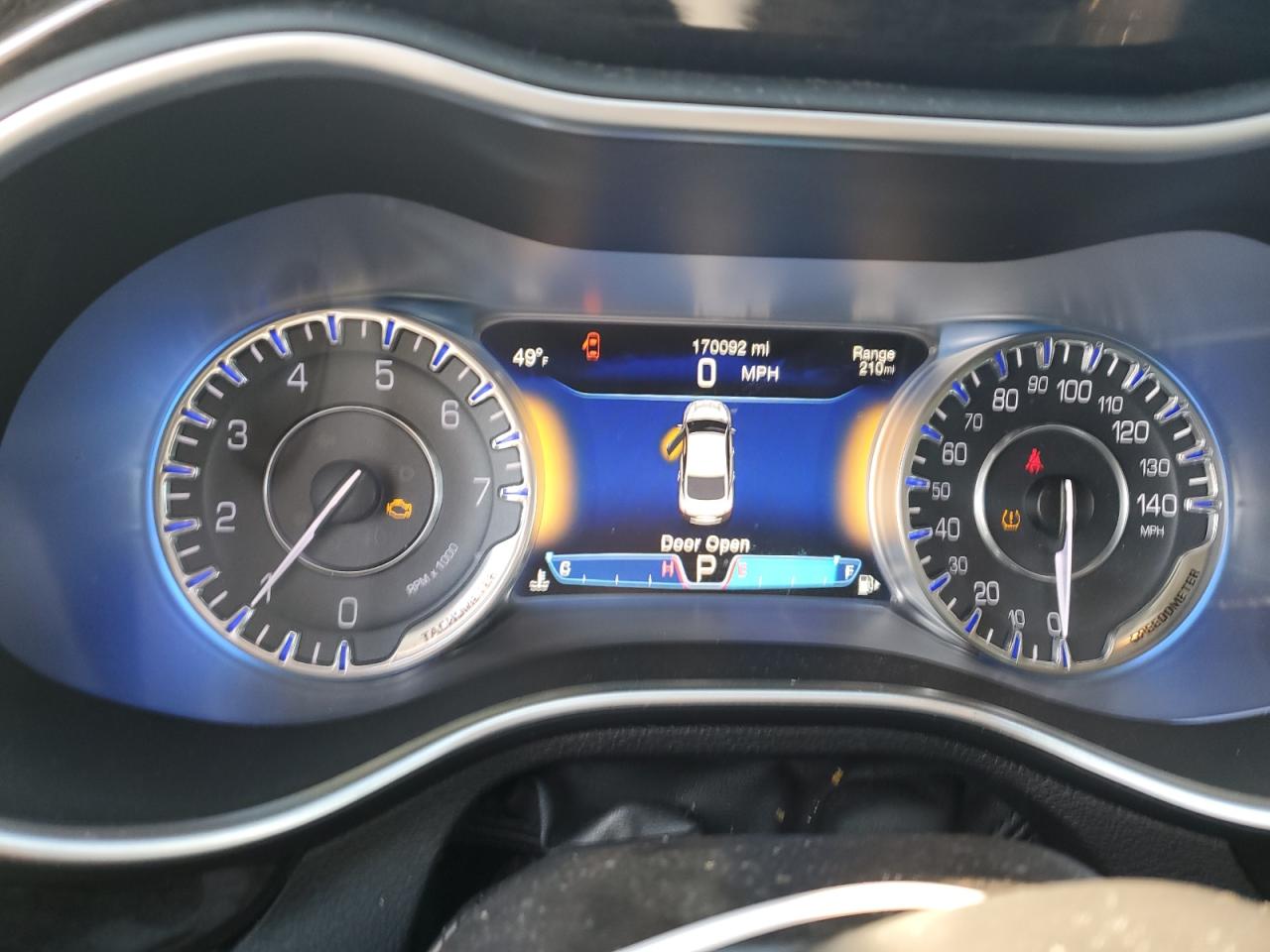 2015 Chrysler 200 VIN 1C3CCCCB9FN552499 Copart auction photo, rear end / minor dent/scratches damage thumbnail 9