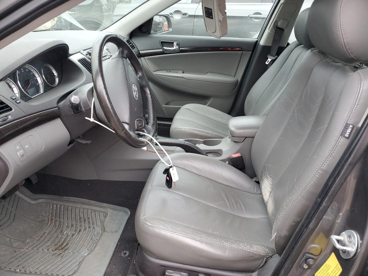 2009 Hyundai Sonata VIN 5NPEU46C39H564325 Copart auction photo, front end / side damage thumbnail 7