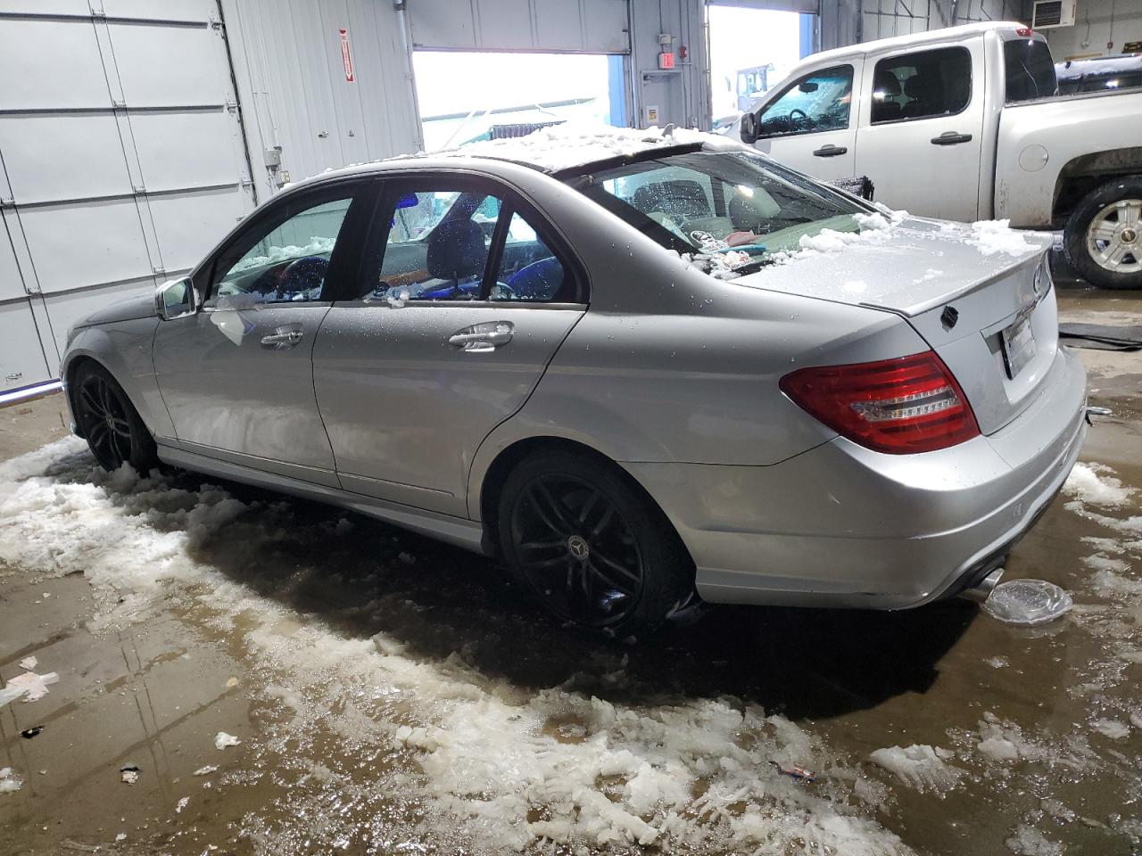 2013 Mercedes-Benz C-klasse VIN WDDGF8AB3DR274912 Copart auction photo, mechanical damage thumbnail 2
