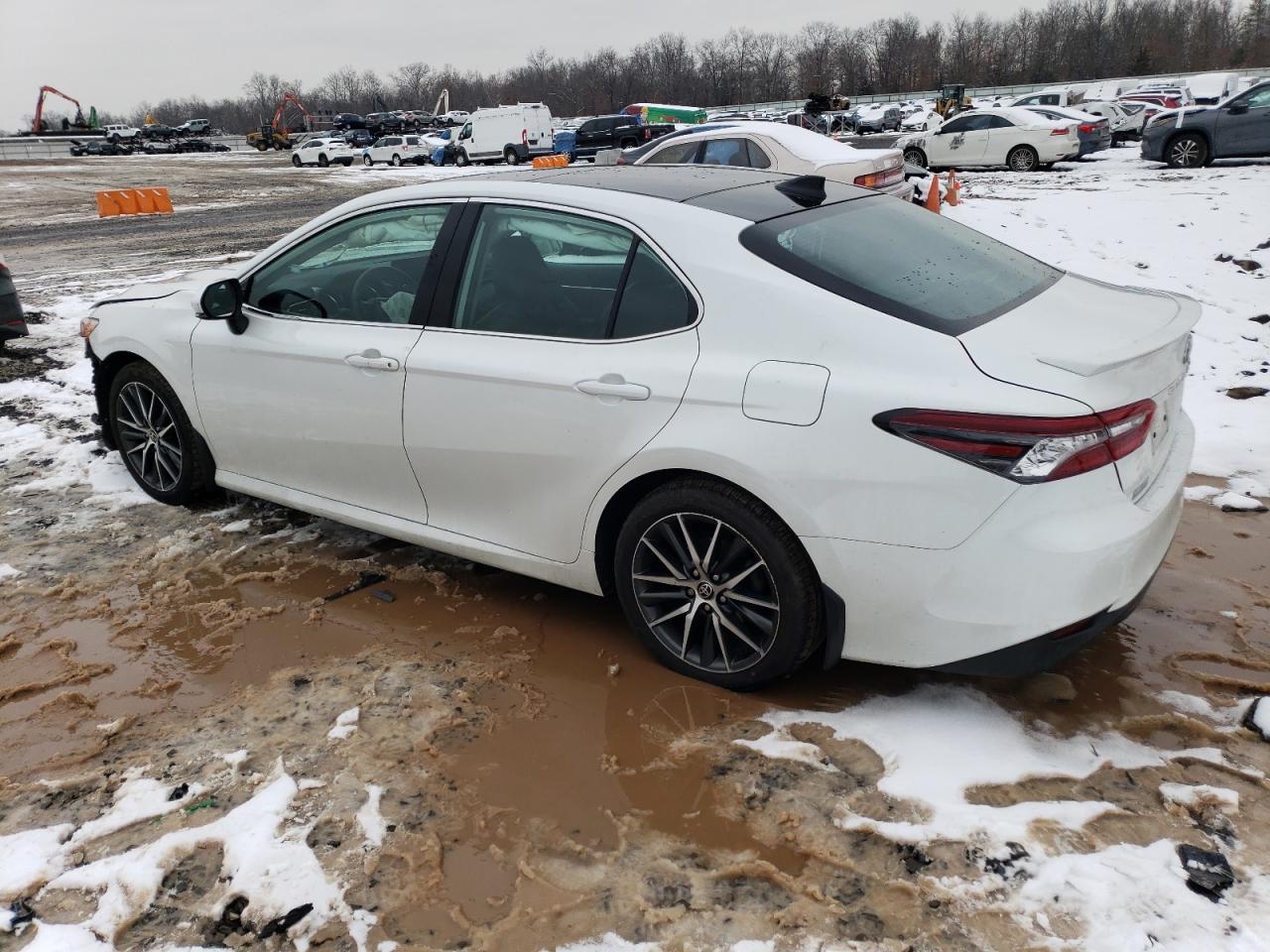 2021 Toyota Camry VIN 4T1F11BK1MU020747 Copart auction photo, front end / side damage thumbnail 2