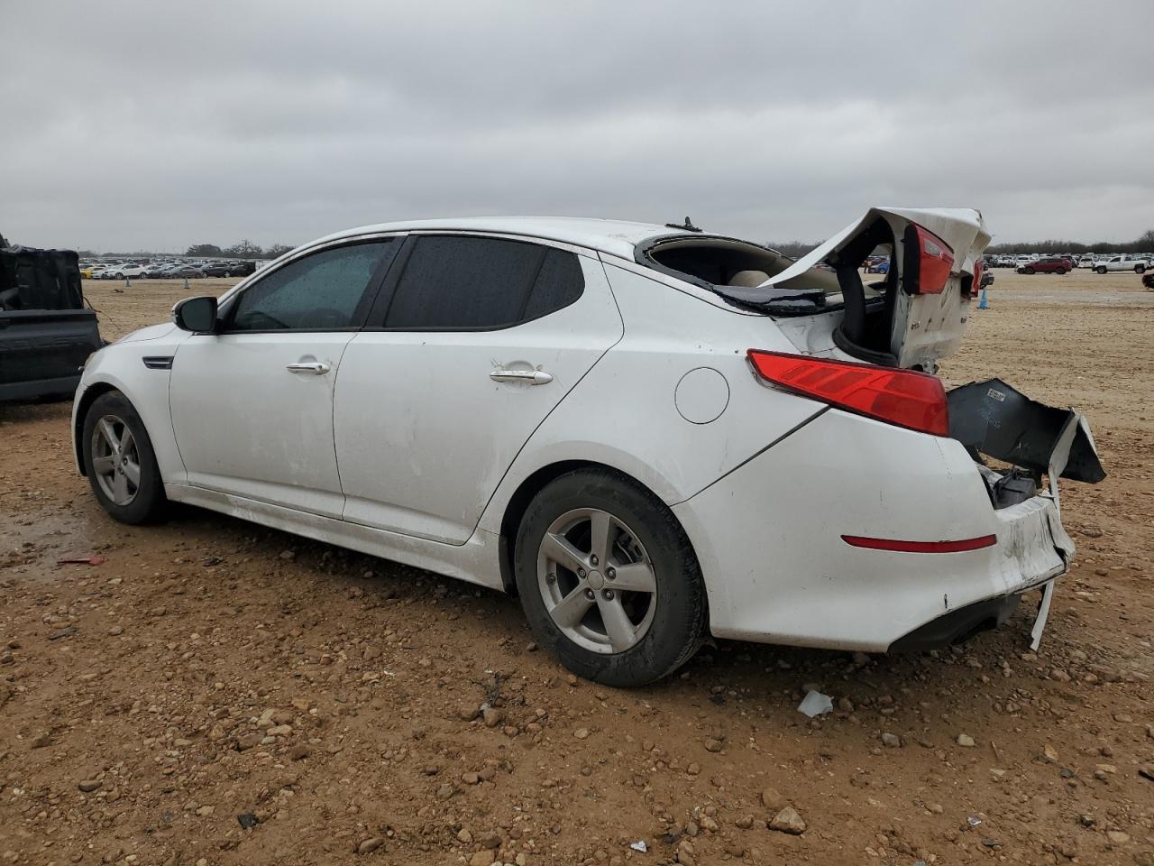2015 KIA Optima VIN 5XXGM4A74FG515581 Copart auction photo, rear end / minor dent/scratches damage thumbnail 2