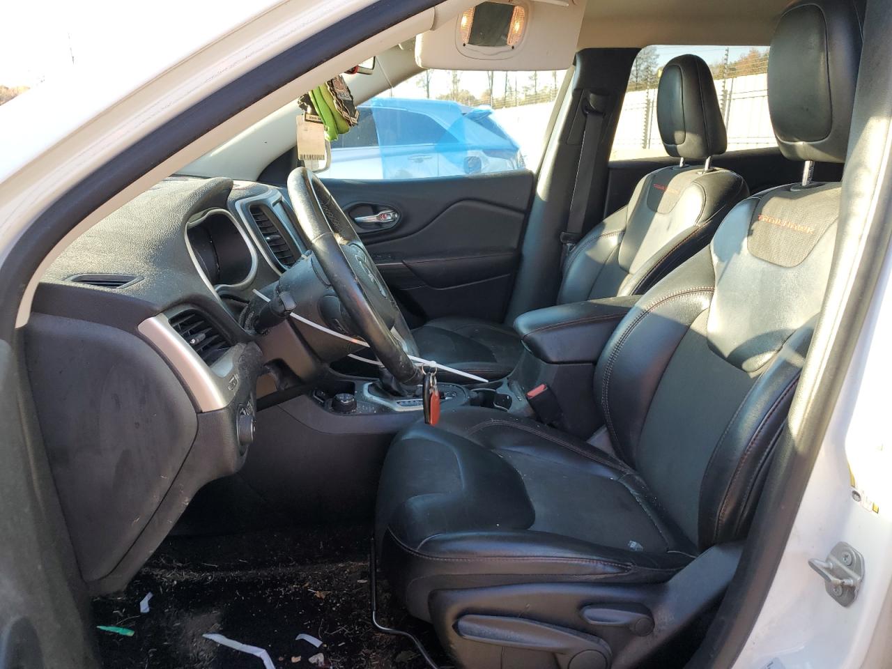 2016 Jeep Cherokee VIN 1C4PJMBS5GW203183 Copart auction photo, front end damage thumbnail 7