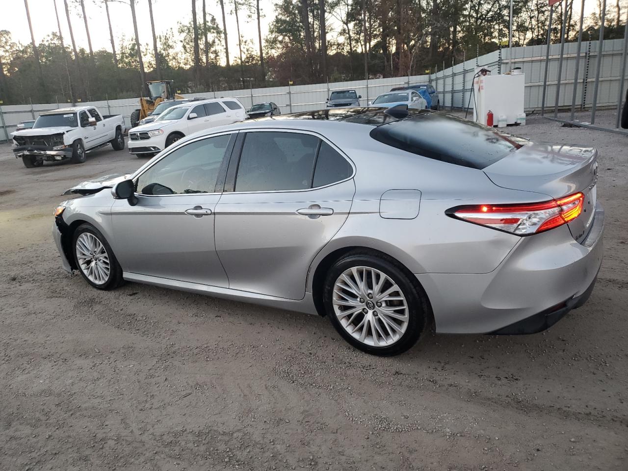 2018 Toyota Camry VIN 4T1B11HK1JU153705 Copart auction photo, front end damage thumbnail 2