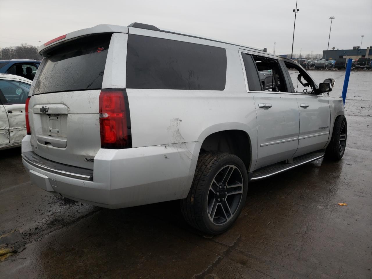 2017 Chevrolet Suburban VIN 1GNSKJKC5HR228297 Copart auction photo, burn / missing/altered vin damage thumbnail 3