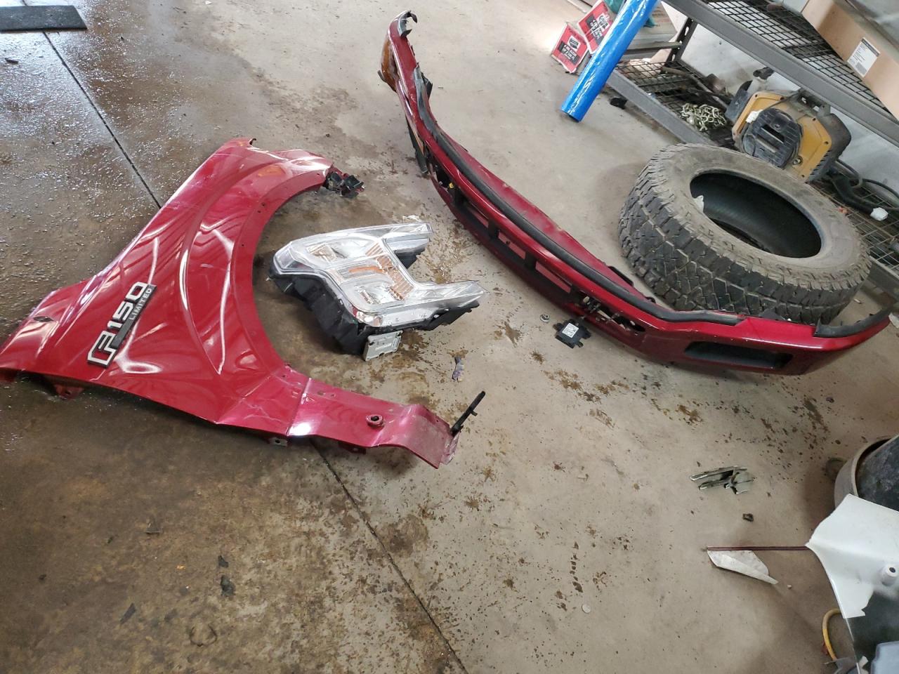 2018 Ford F-150 VIN 1FTEW1EG6JFA58502 Copart auction photo, front end / minor dent/scratches damage thumbnail 12