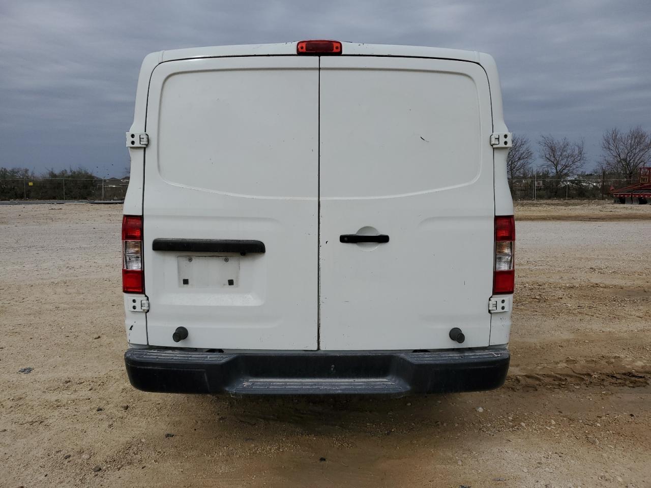 2016 Nissan NV VIN 1N6BF0KM9GN810146 Copart auction photo, front end / minor dent/scratches damage thumbnail 6