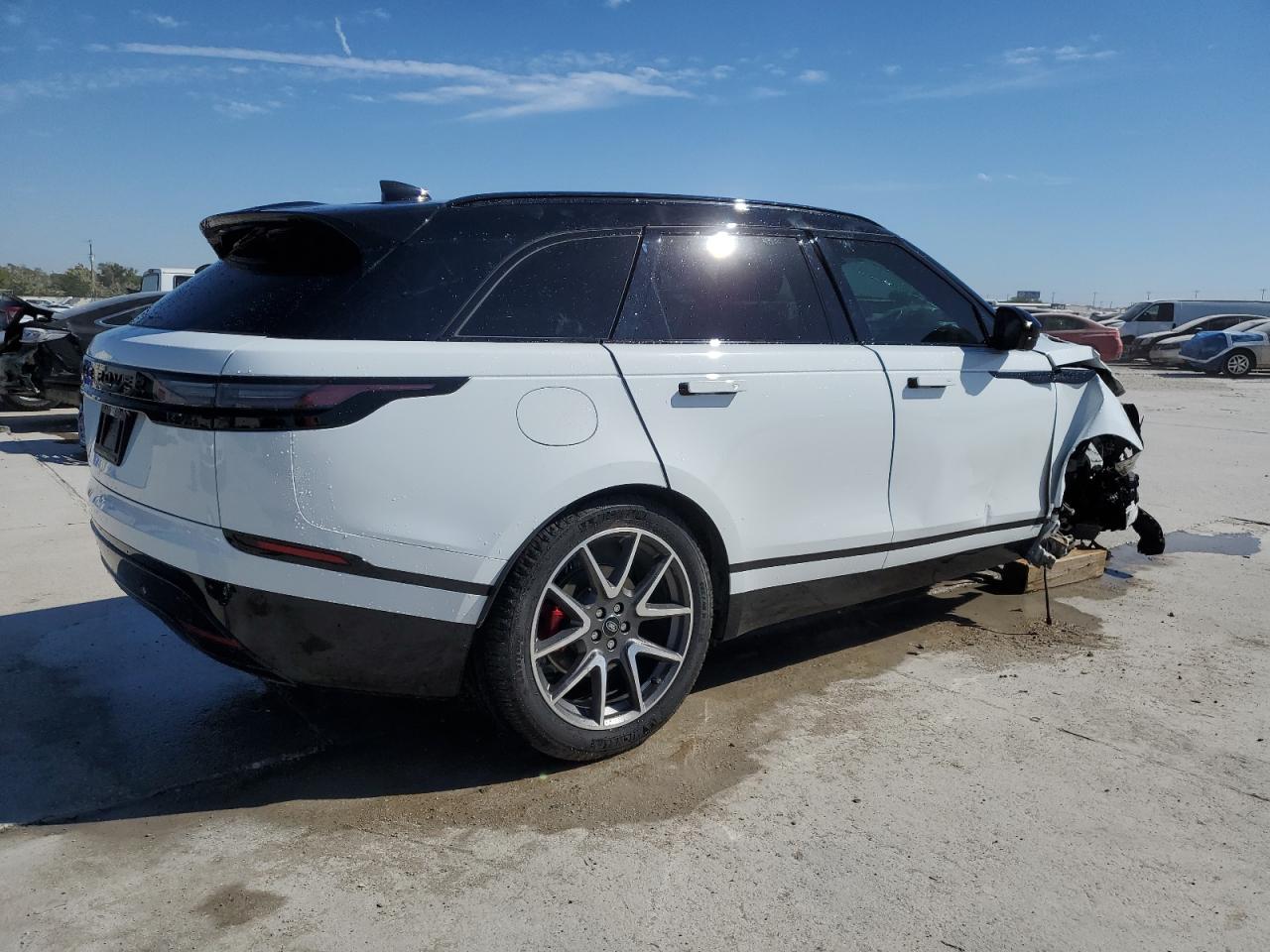 2024 Land Rover Range Rover VIN SALYL2EX4RA385218 Copart auction photo, front end / side damage thumbnail 3