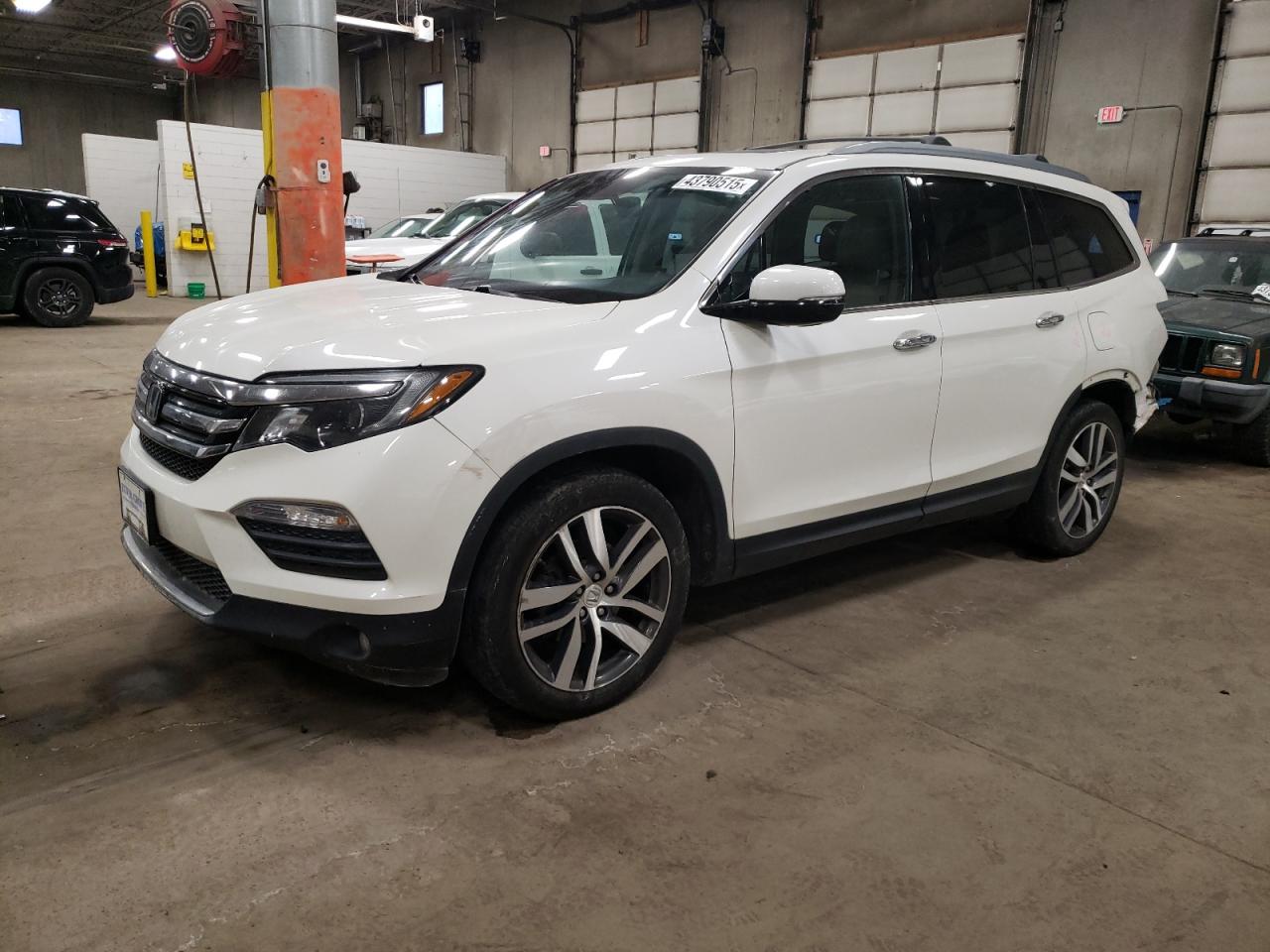 2017 Honda Pilot VIN 5FNYF6H90HB004408