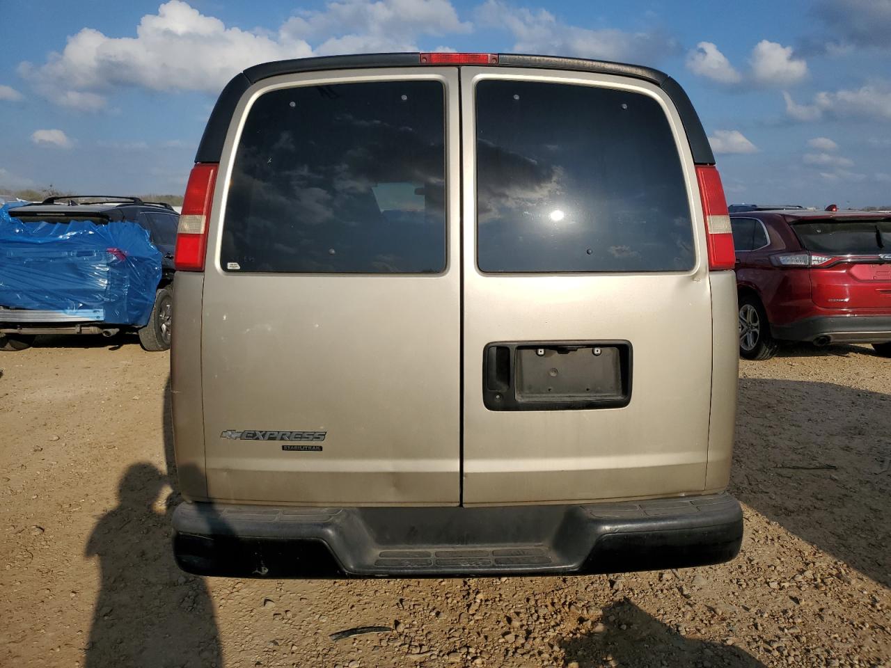 2007 Chevrolet Express VIN 1GAHG35U571253808 Copart auction photo, front end / side damage thumbnail 6