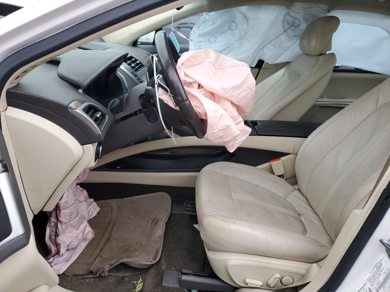 2015 Lincoln MKZ VIN 3LN6L2J95FR627789 Copart auction photo, front end / minor dent/scratches damage thumbnail 7