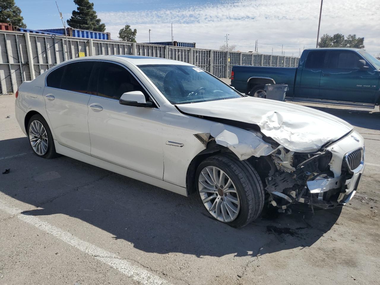 2014 BMW 5er VIN WBA5A7C56ED613238 Copart auction photo, front end / minor dent/scratches damage thumbnail 4