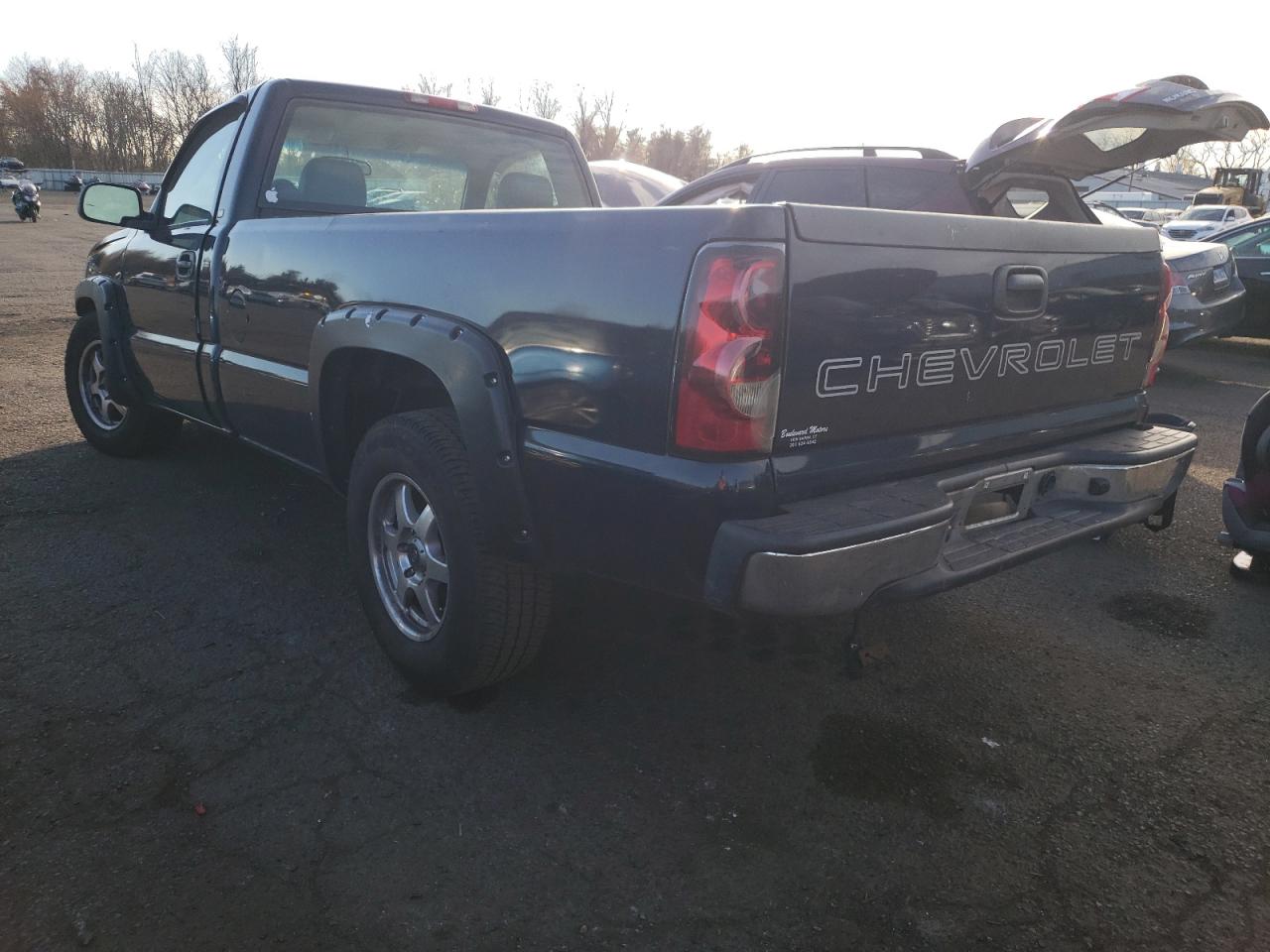 2005 Chevrolet Silverado VIN 1GCEC14V85E188723 Copart auction photo, undercarriage / side damage thumbnail 2