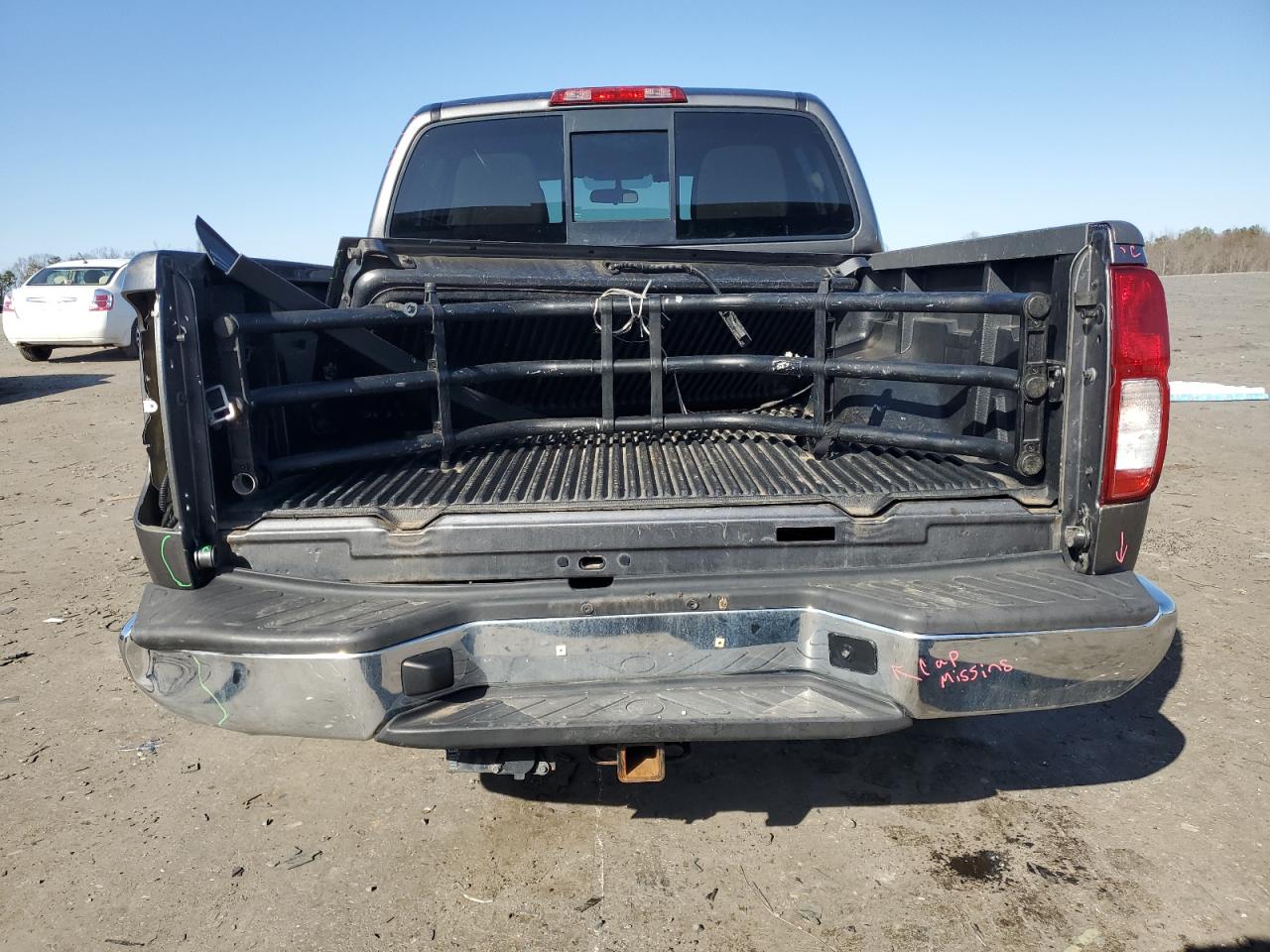 2019 Nissan Navara (Frontier) VIN 1N6AD0EV5KN767830 Copart auction photo, rear end / minor dent/scratches damage thumbnail 6
