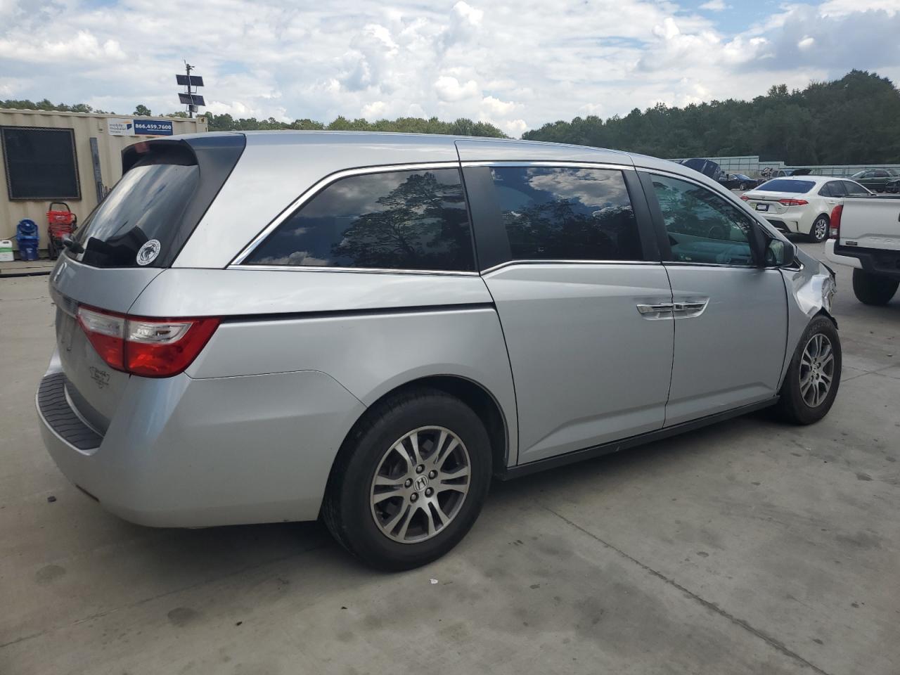 2011 Honda Odyssey VIN 5FNRL5H40BB041865 Copart auction photo, front end / undercarriage damage thumbnail 3