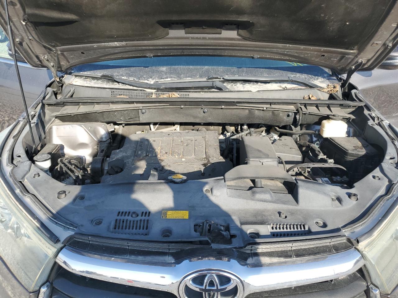 2015 Toyota Highlander VIN 5TDKKRFHXFS057154 Copart auction photo, side damage thumbnail 14