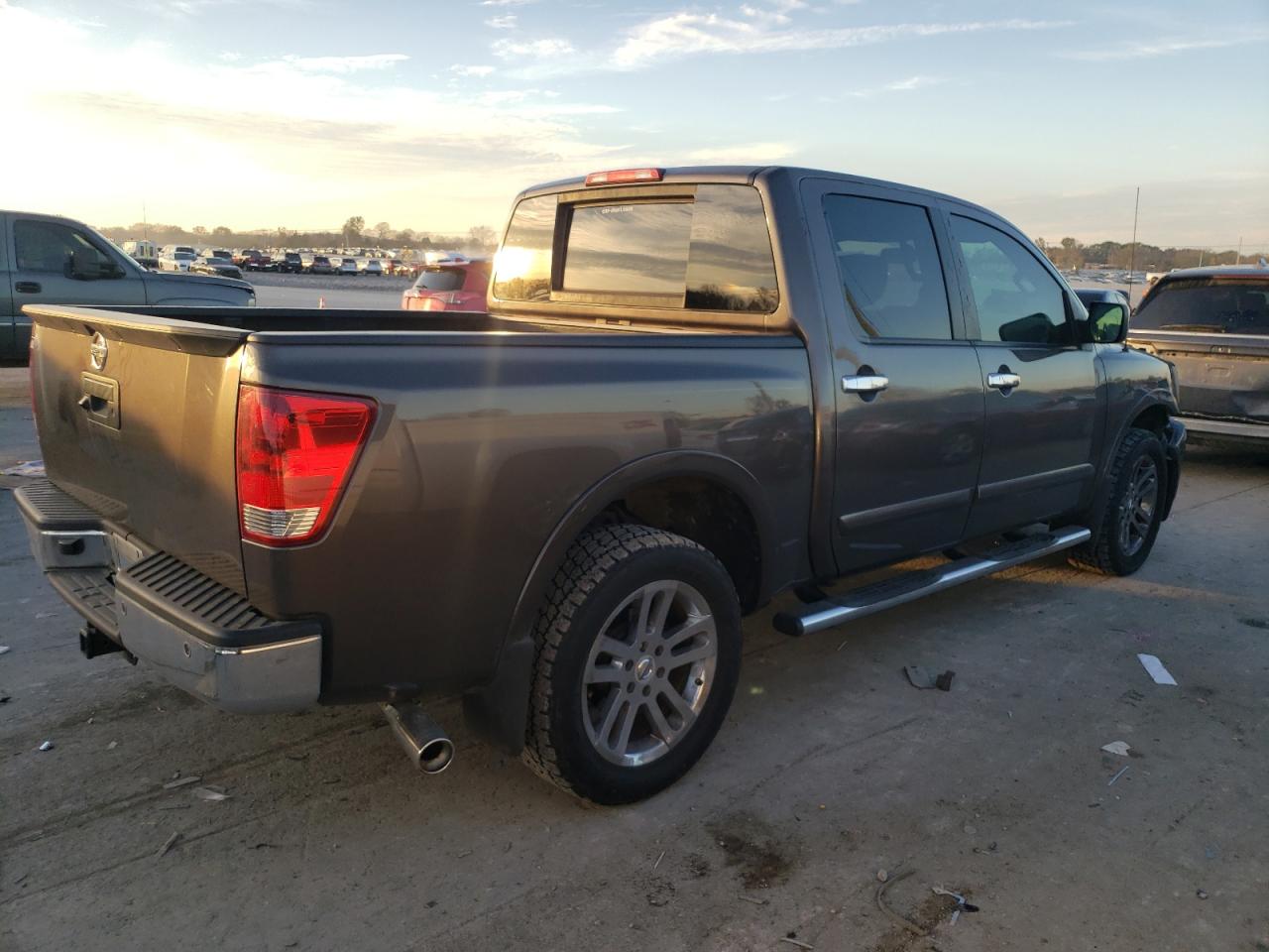 2013 Nissan Titan VIN 1N6BA0EC7DN311004 Copart auction photo, front end / minor dent/scratches damage thumbnail 3