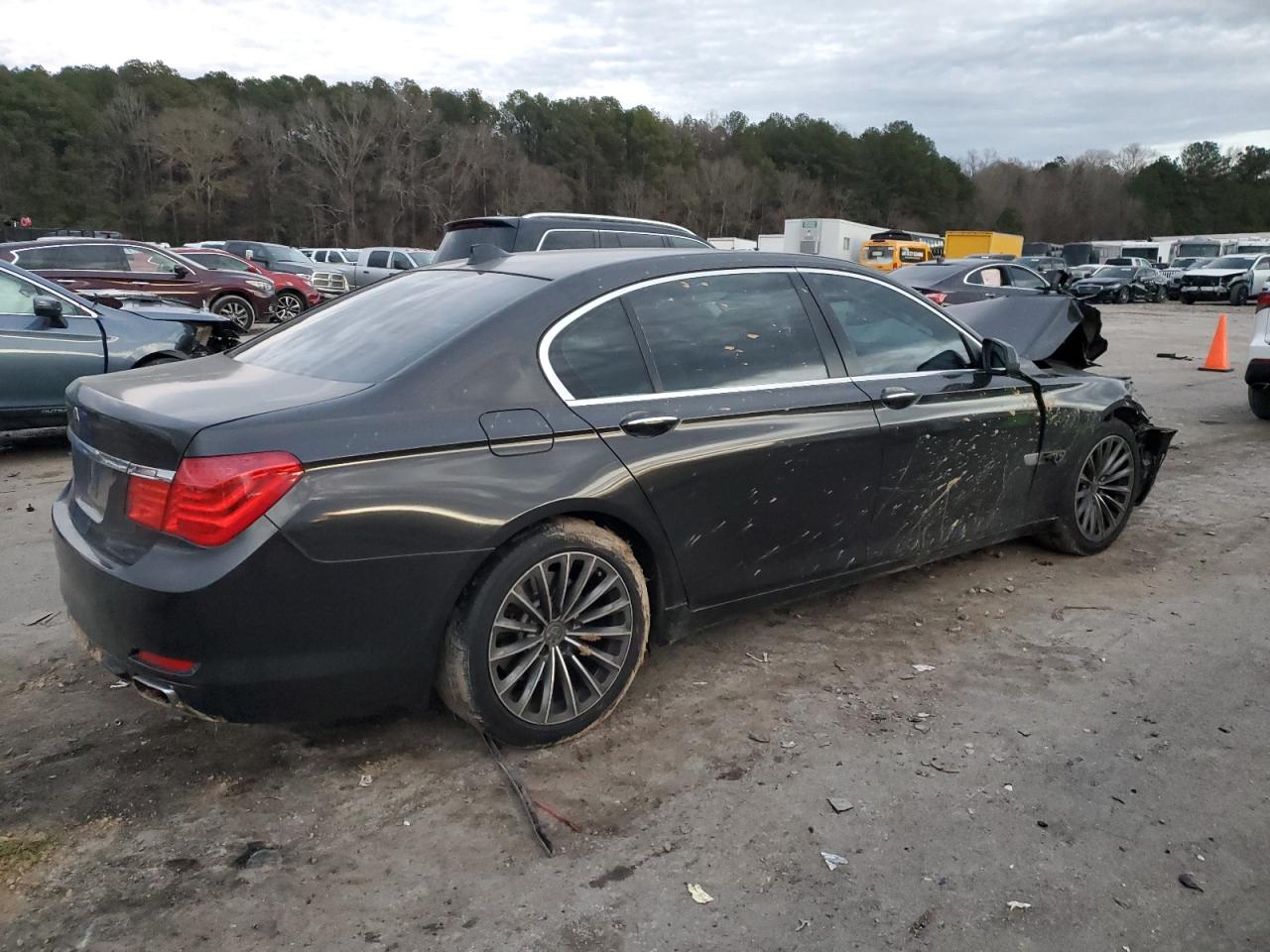 2011 BMW 7er VIN WBAKB4C50BC392963 Copart auction photo, front end damage thumbnail 3