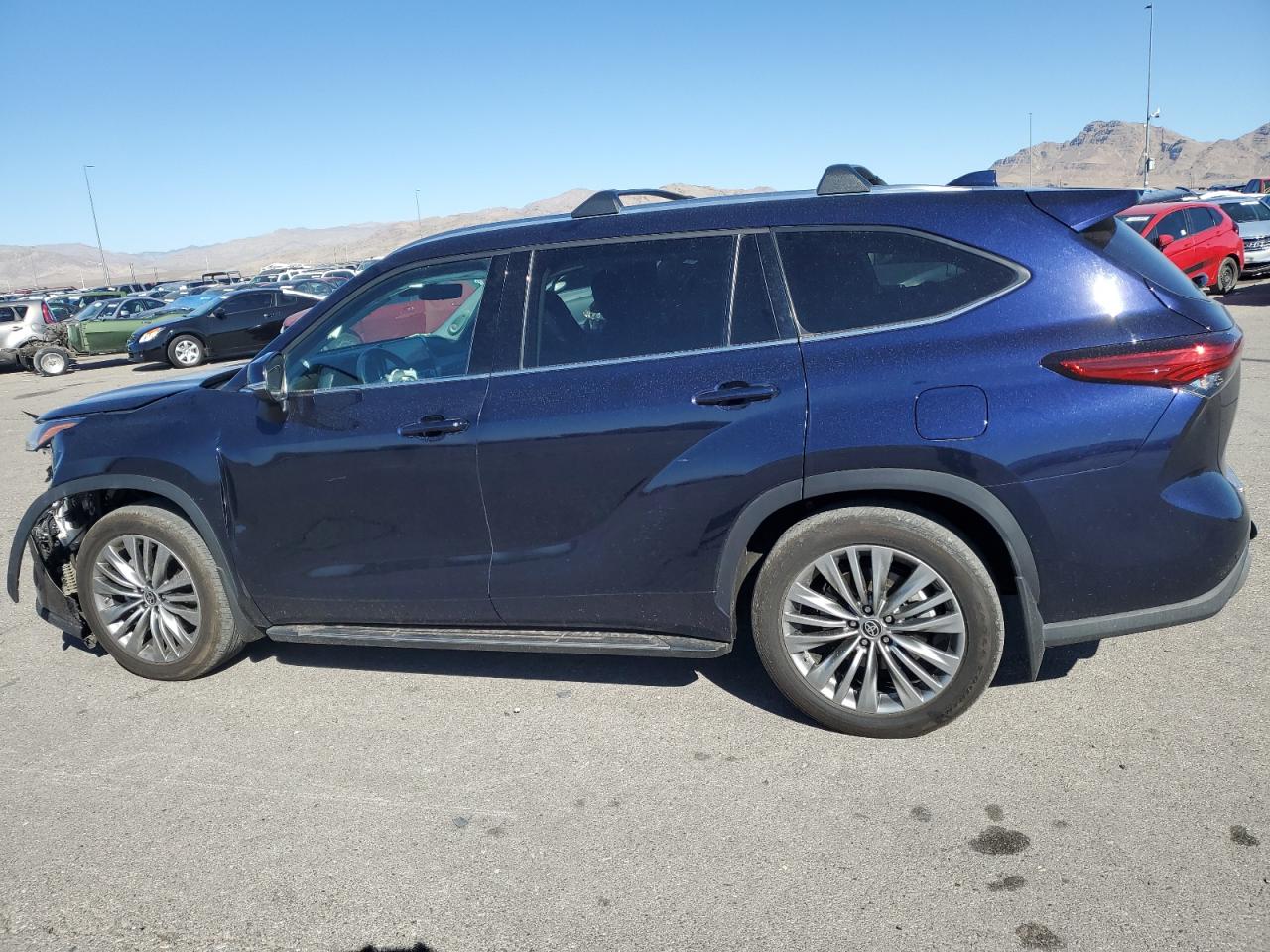 2021 Toyota Highlander VIN 5TDFZRBH2MS119341 Copart auction photo, front end damage thumbnail 2