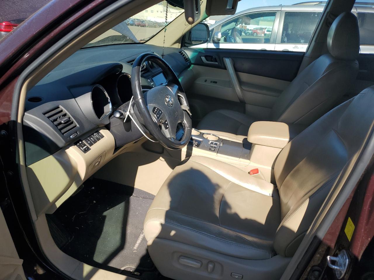 2011 Toyota Highlander VIN 5TDBK3EH8BS063396 Copart auction photo, all over damage thumbnail 7