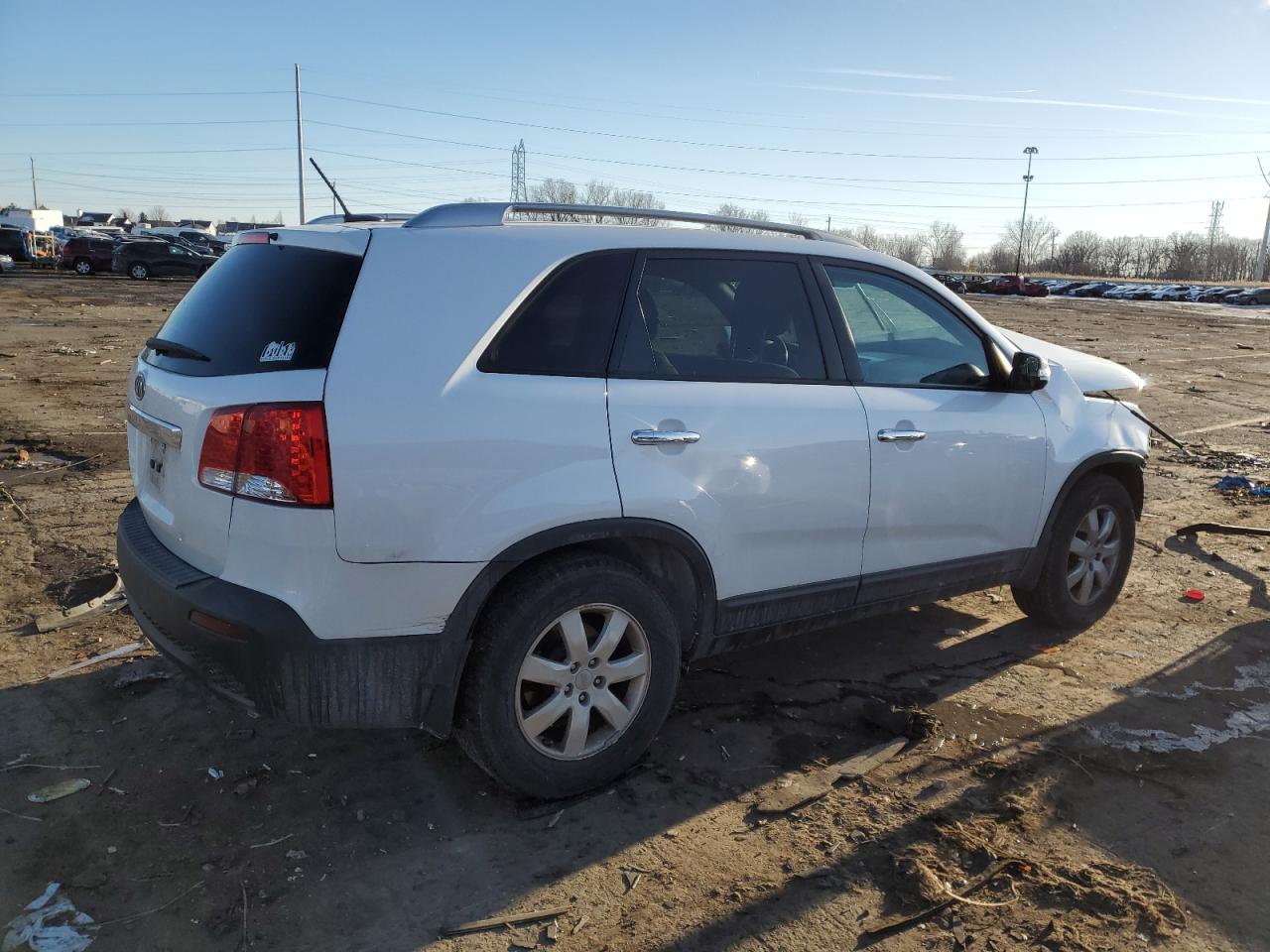 2013 KIA Sorento VIN 5XYKT3A64DG413835 Copart auction photo, front end damage thumbnail 3