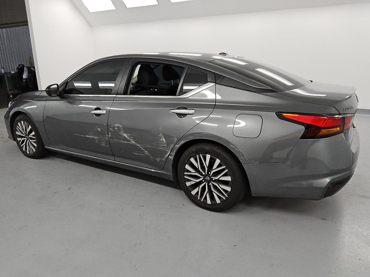 2024 Nissan Altima VIN 1N4BL4DV7RN380599 Copart auction photo, side / front end damage thumbnail 2