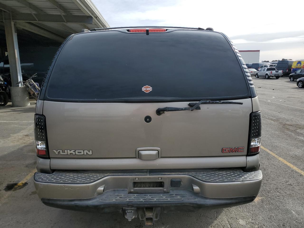 2002 GMC Yukon VIN 1GKEK63U62J184136 Copart auction photo, front end damage thumbnail 6