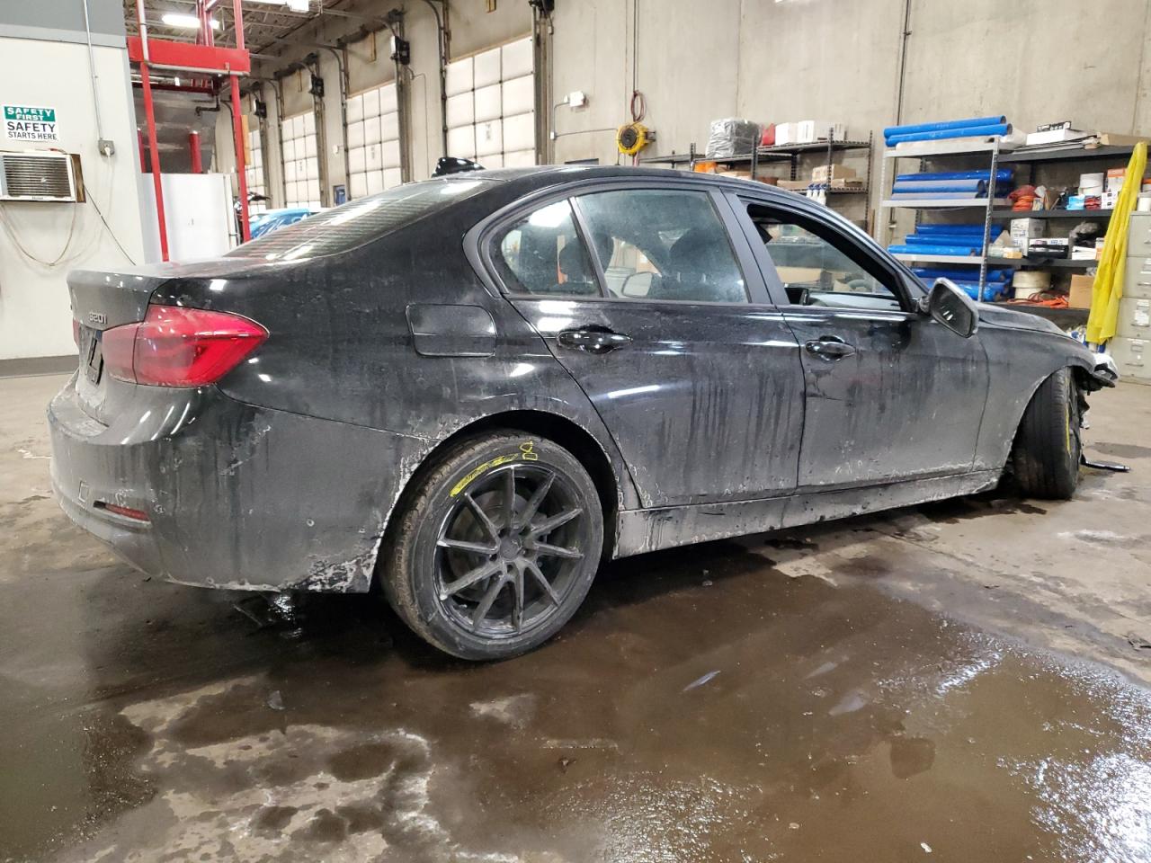 2016 BMW 3er VIN WBA8A3C53GK690668 Copart auction photo, front end damage thumbnail 3
